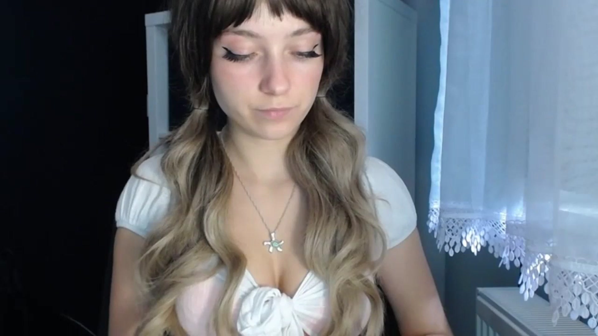 Gallery image thumbnail from LuciaAmazing's myfreecams stream on, 11/24/2023, 11:53 image 5 of 20