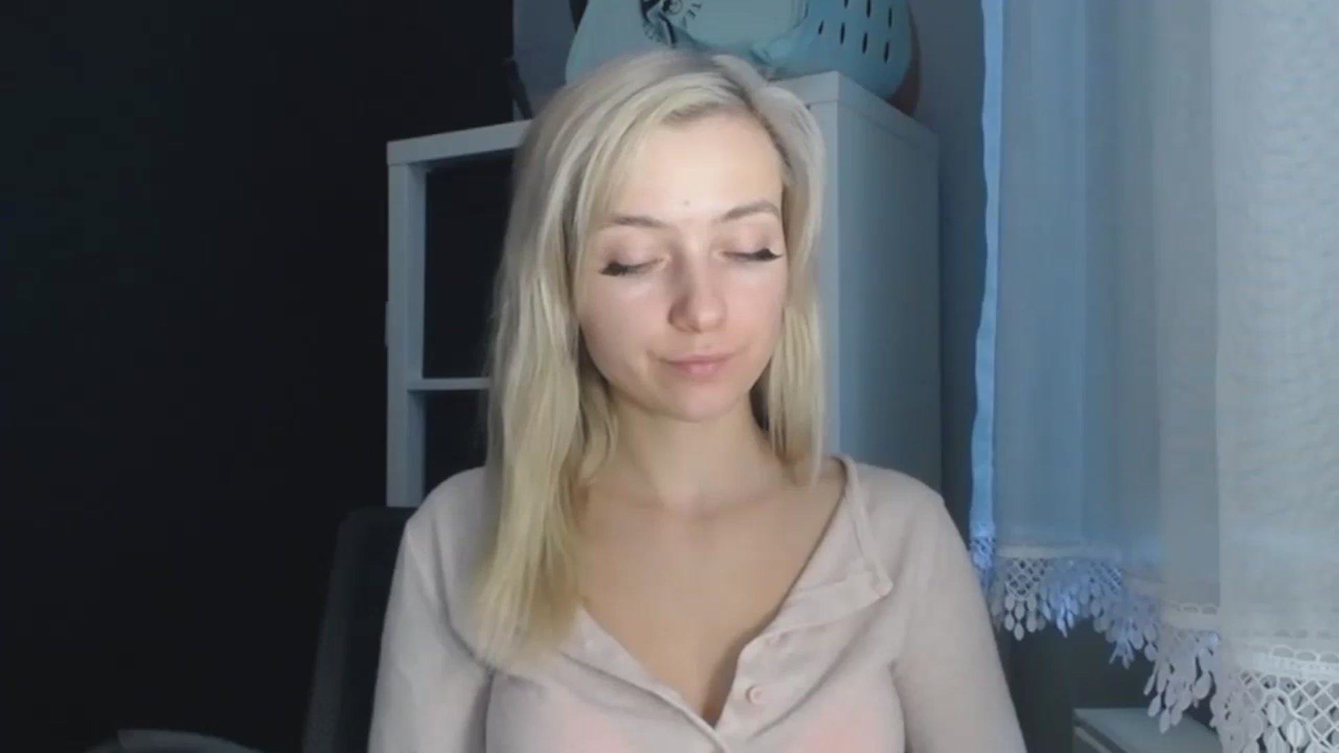 Gallery image thumbnail from LuciaAmazing's myfreecams stream on, 11/25/2023, 11:01 image 6 of 20