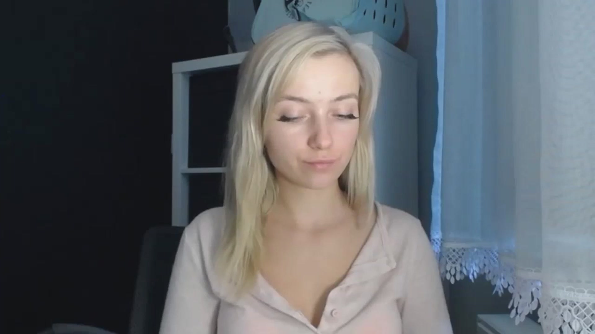 Gallery image thumbnail from LuciaAmazing's myfreecams stream on, 11/25/2023, 11:01 image 13 of 20