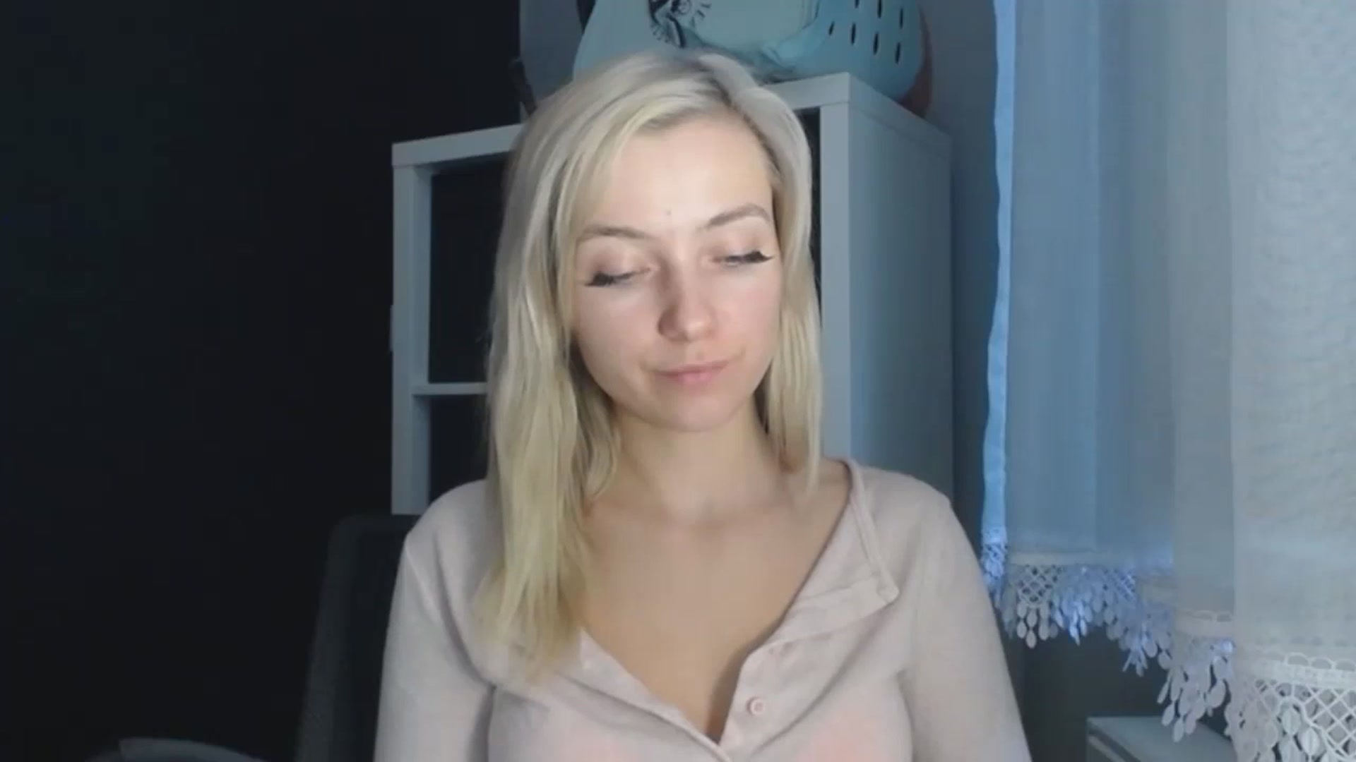 Gallery image thumbnail from LuciaAmazing's myfreecams stream on, 11/25/2023, 11:01 image 14 of 20