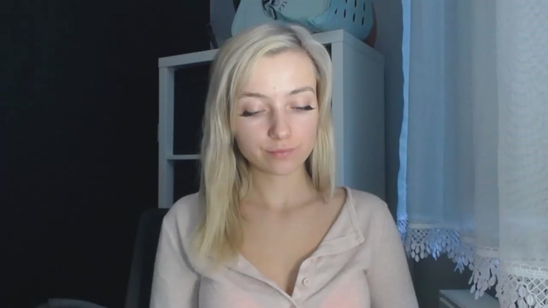 Gallery image thumbnail from LuciaAmazing's myfreecams stream on, 11/25/2023, 11:01 image 9 of 20