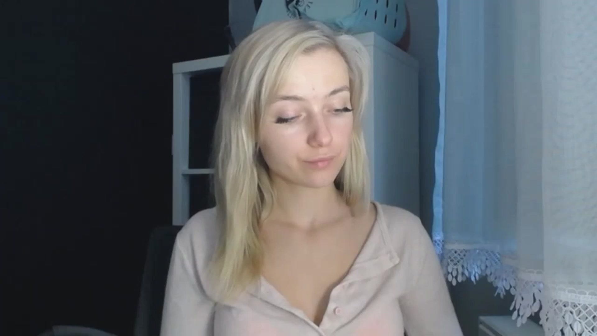 Gallery image thumbnail from LuciaAmazing's myfreecams stream on, 11/25/2023, 11:01 image 7 of 20