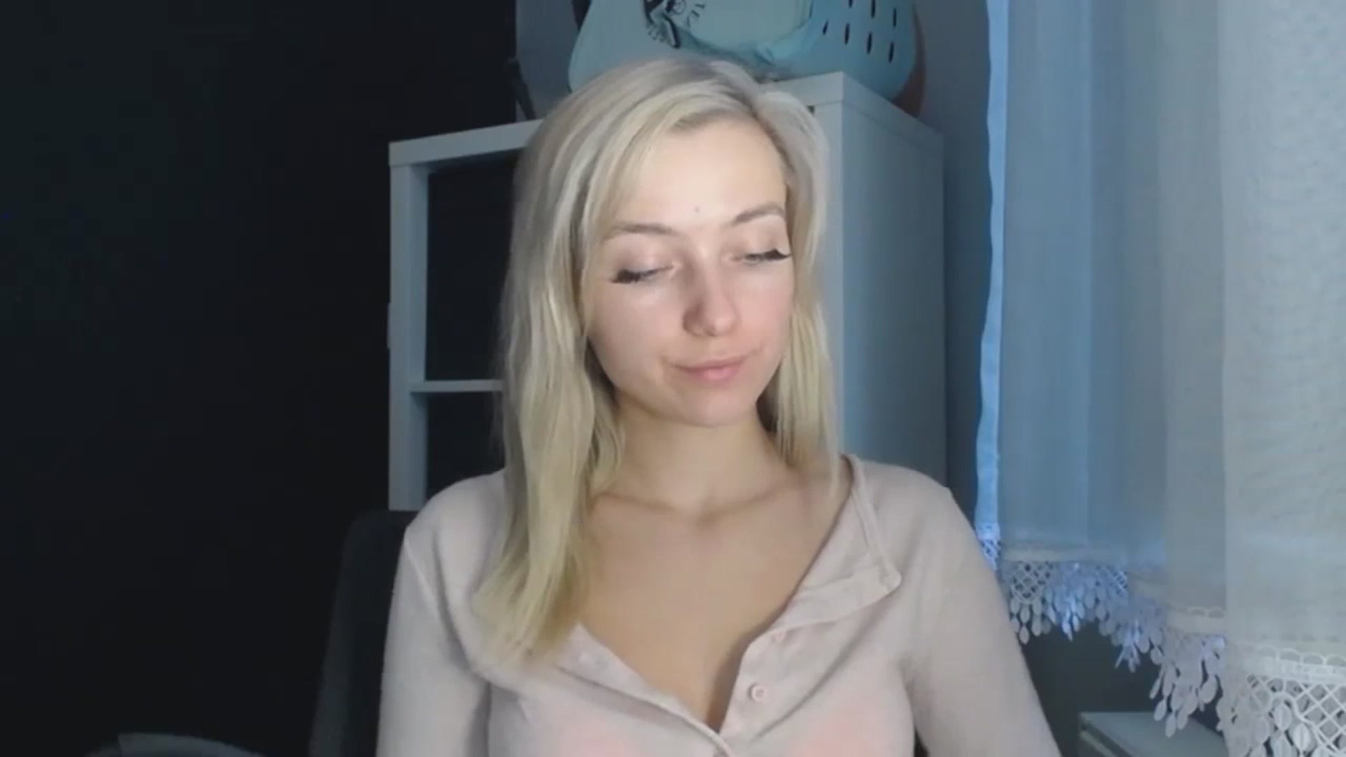 Gallery image thumbnail from LuciaAmazing's myfreecams stream on, 11/25/2023, 11:01 image 16 of 20