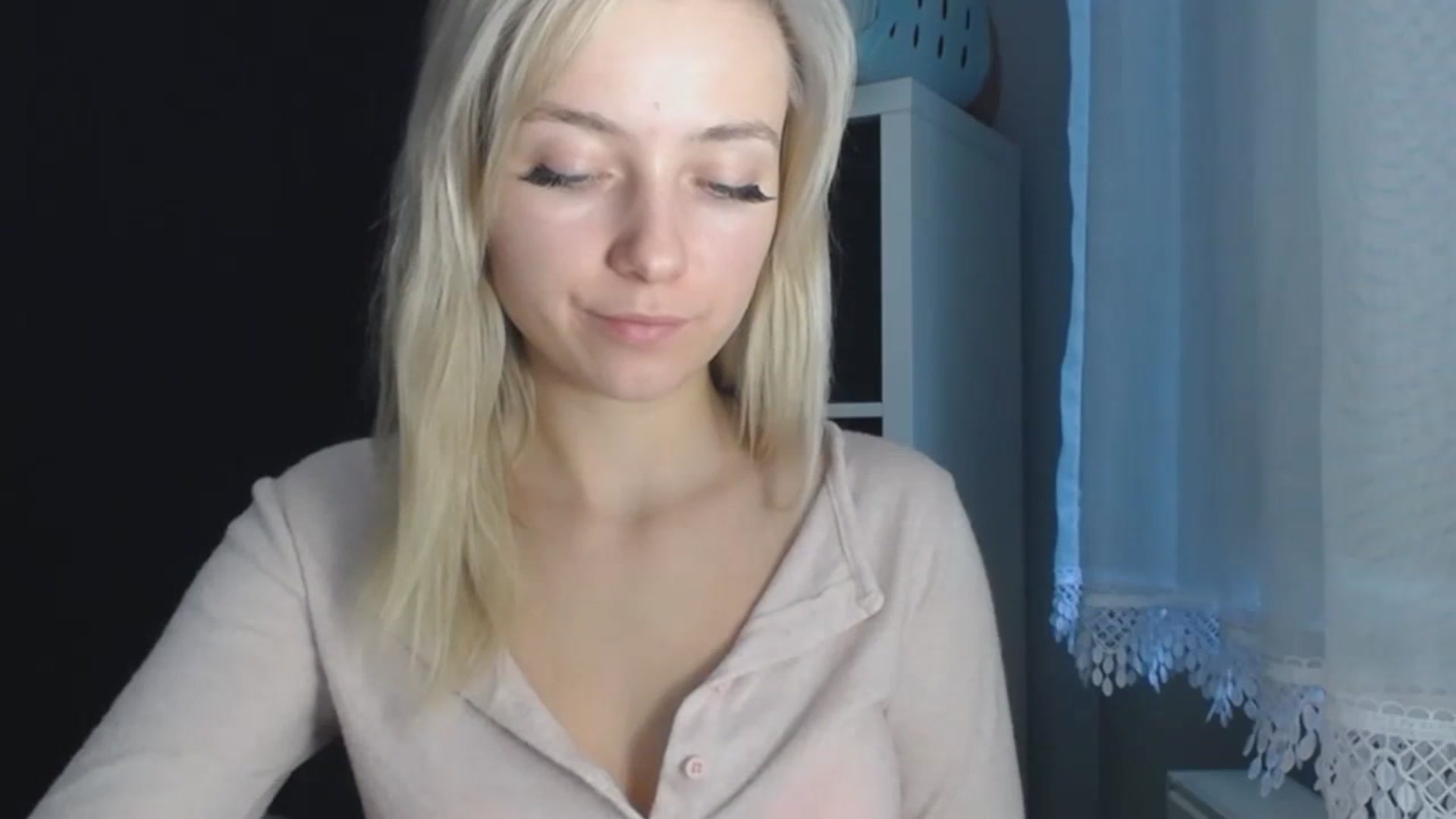 Gallery image thumbnail from LuciaAmazing's myfreecams stream on, 11/25/2023, 11:01 image 12 of 20