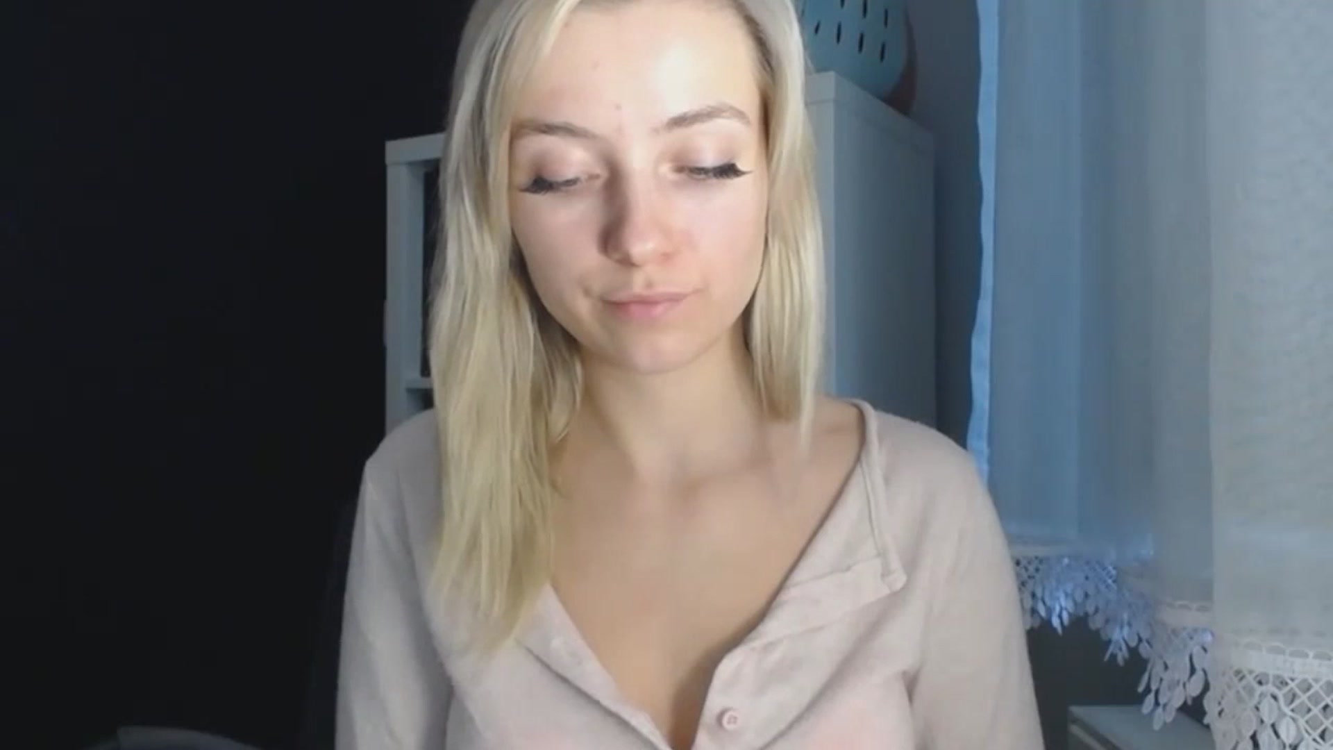 Gallery image thumbnail from LuciaAmazing's myfreecams stream on, 11/25/2023, 11:01 image 17 of 20
