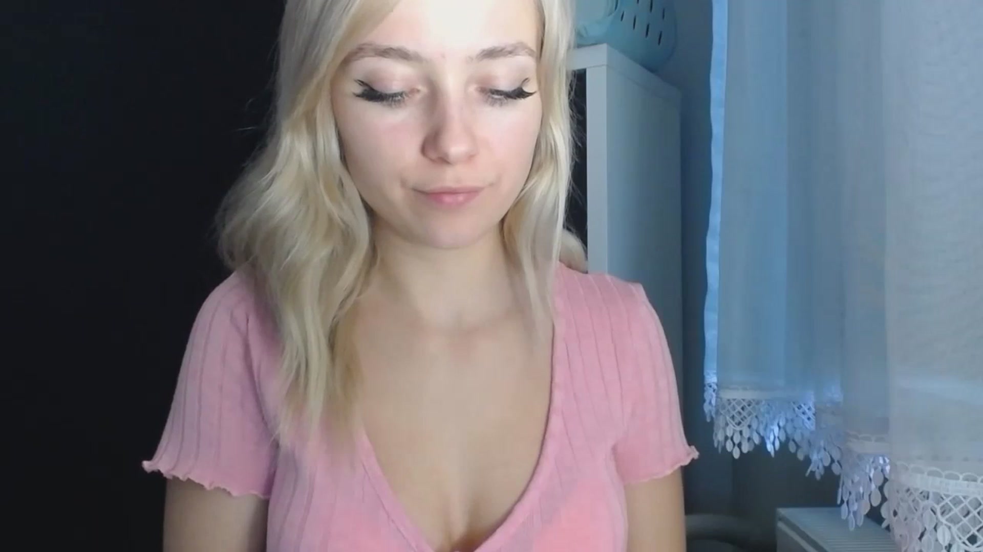 Gallery image thumbnail from LuciaAmazing's myfreecams stream on, 11/26/2023, 11:01 image 9 of 20
