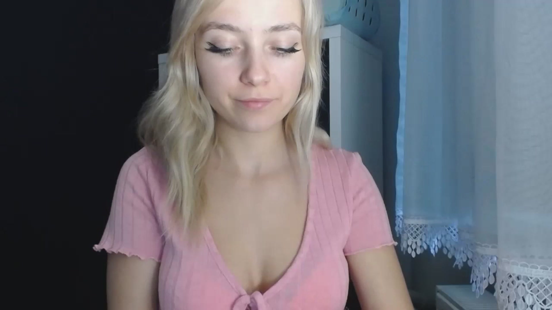 Gallery image thumbnail from LuciaAmazing's myfreecams stream on, 11/26/2023, 11:01 image 17 of 20
