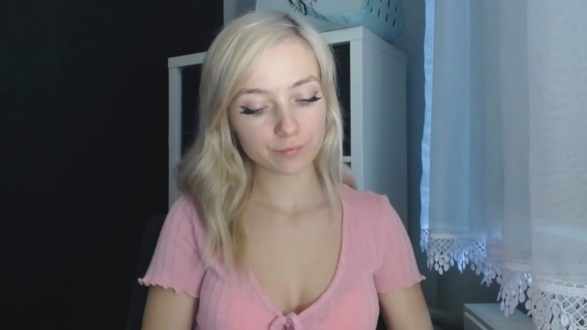 Gallery image thumbnail from LuciaAmazing's myfreecams stream on, 11/26/2023, 11:01 image 5 of 20