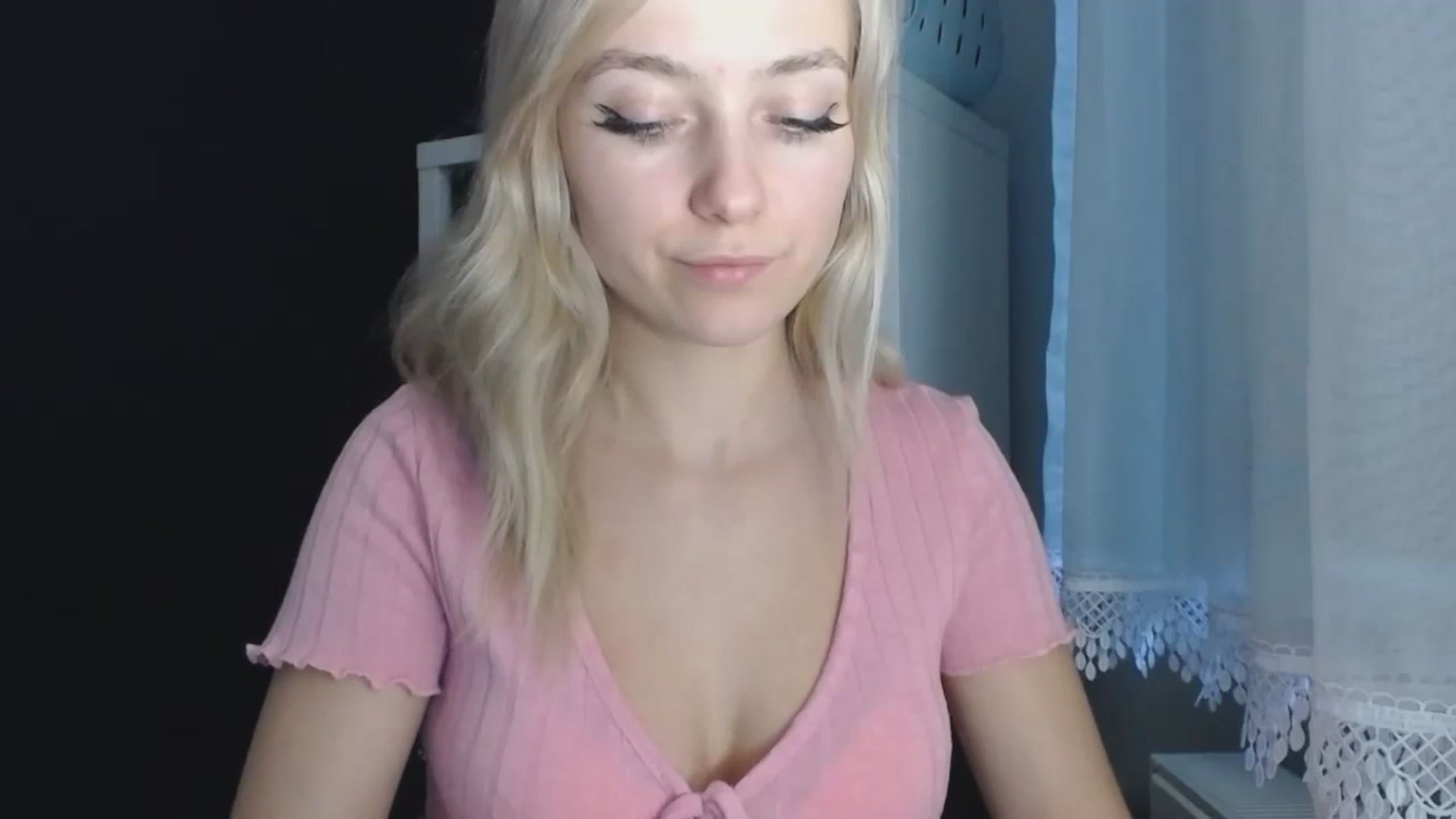 Gallery image thumbnail from LuciaAmazing's myfreecams stream on, 11/26/2023, 11:01 image 19 of 20
