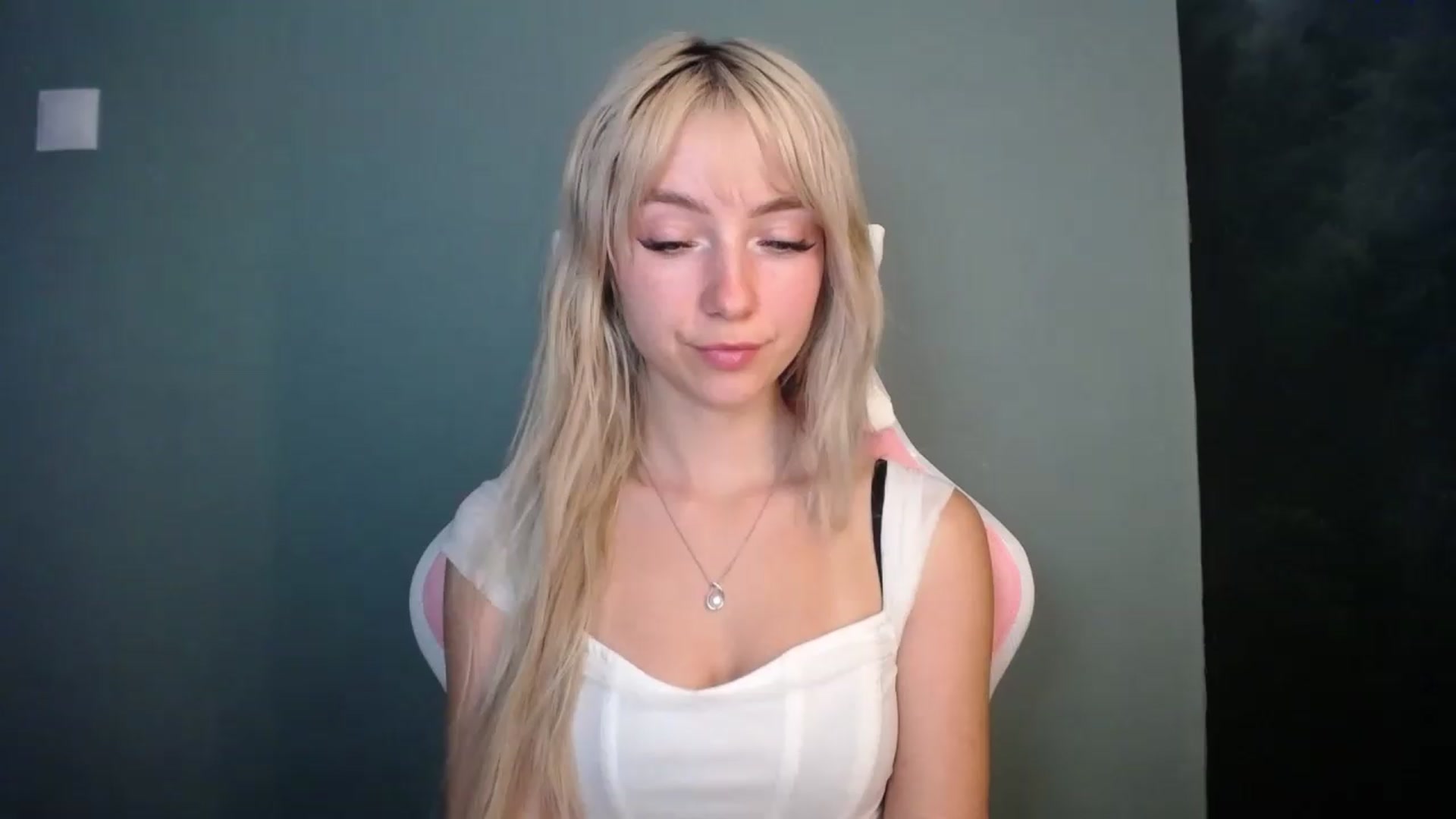 Gallery image thumbnail from LuciaAmazing's myfreecams stream on, 05/31/2026, 10:02 image 8 of 20