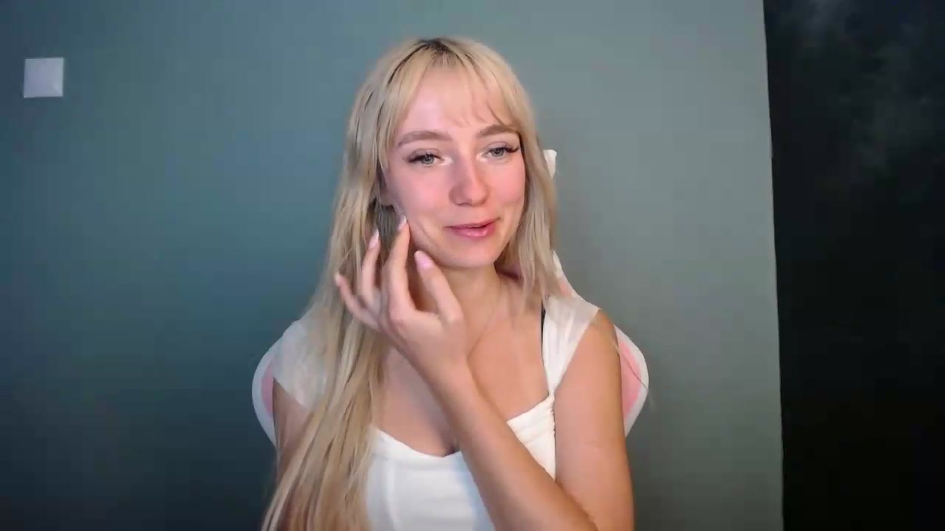 Gallery image thumbnail from LuciaAmazing's myfreecams stream on, 05/31/2026, 10:02 image 16 of 20