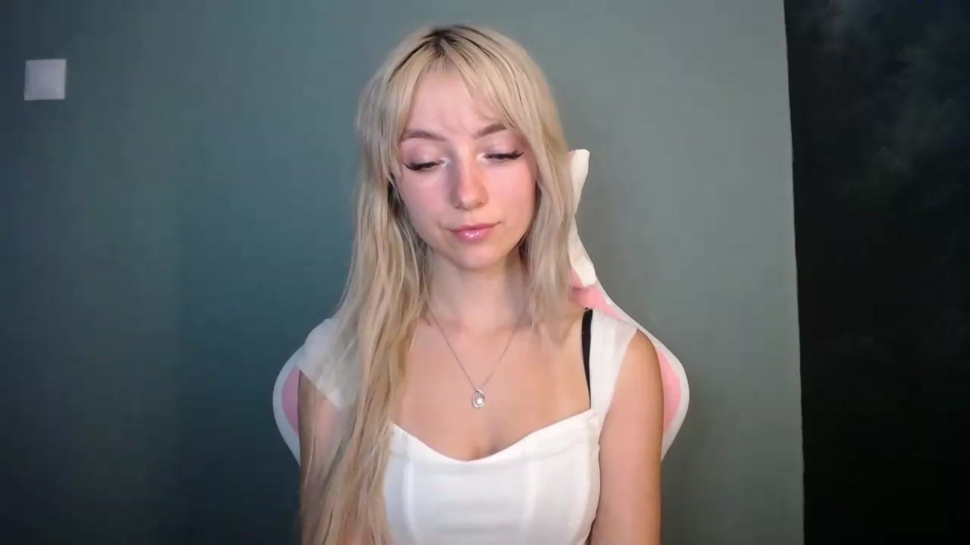 Gallery image thumbnail from LuciaAmazing's myfreecams stream on, 05/31/2026, 10:02 image 6 of 20