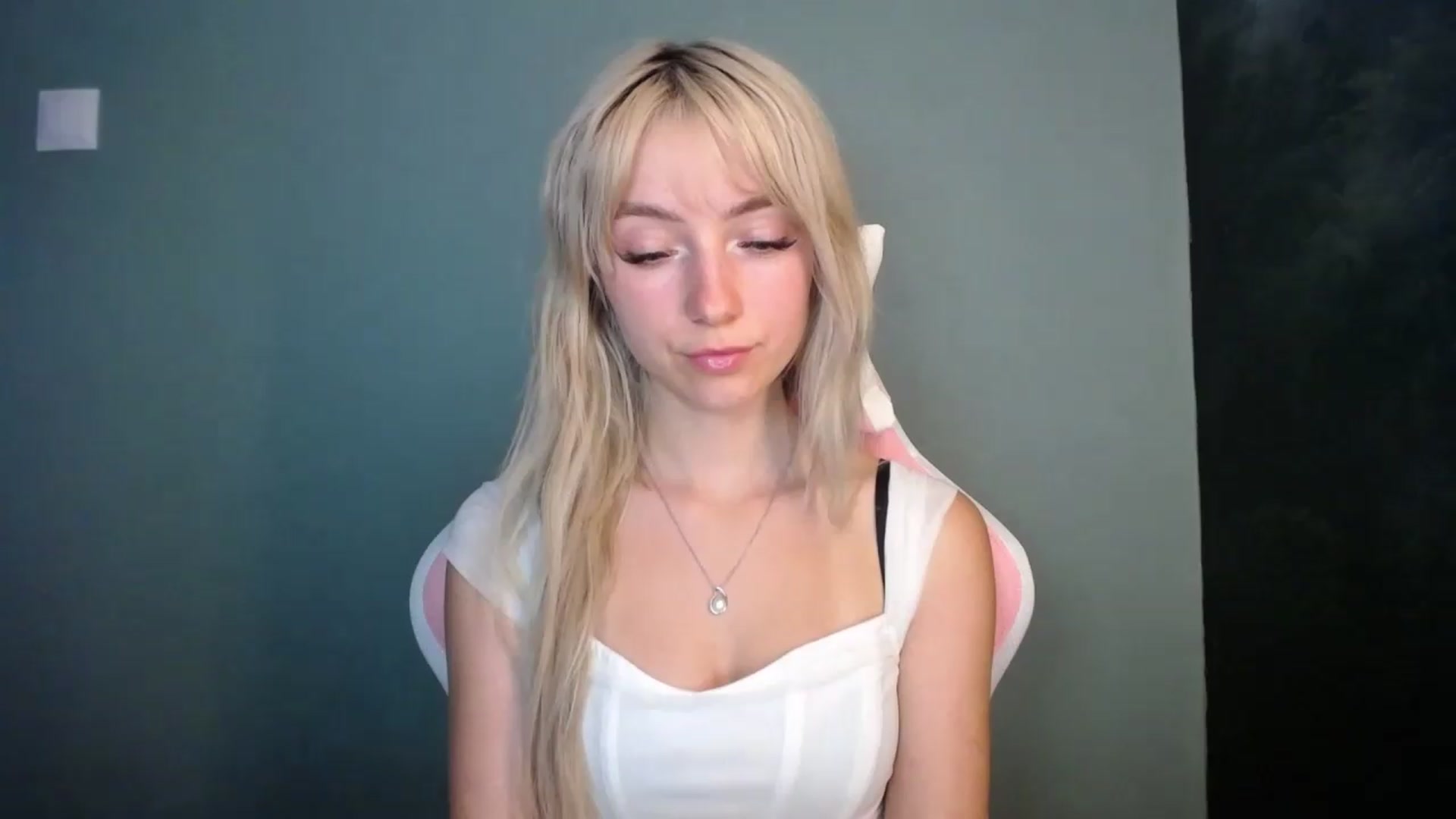 Gallery image thumbnail from LuciaAmazing's myfreecams stream on, 05/31/2026, 10:02 image 9 of 20
