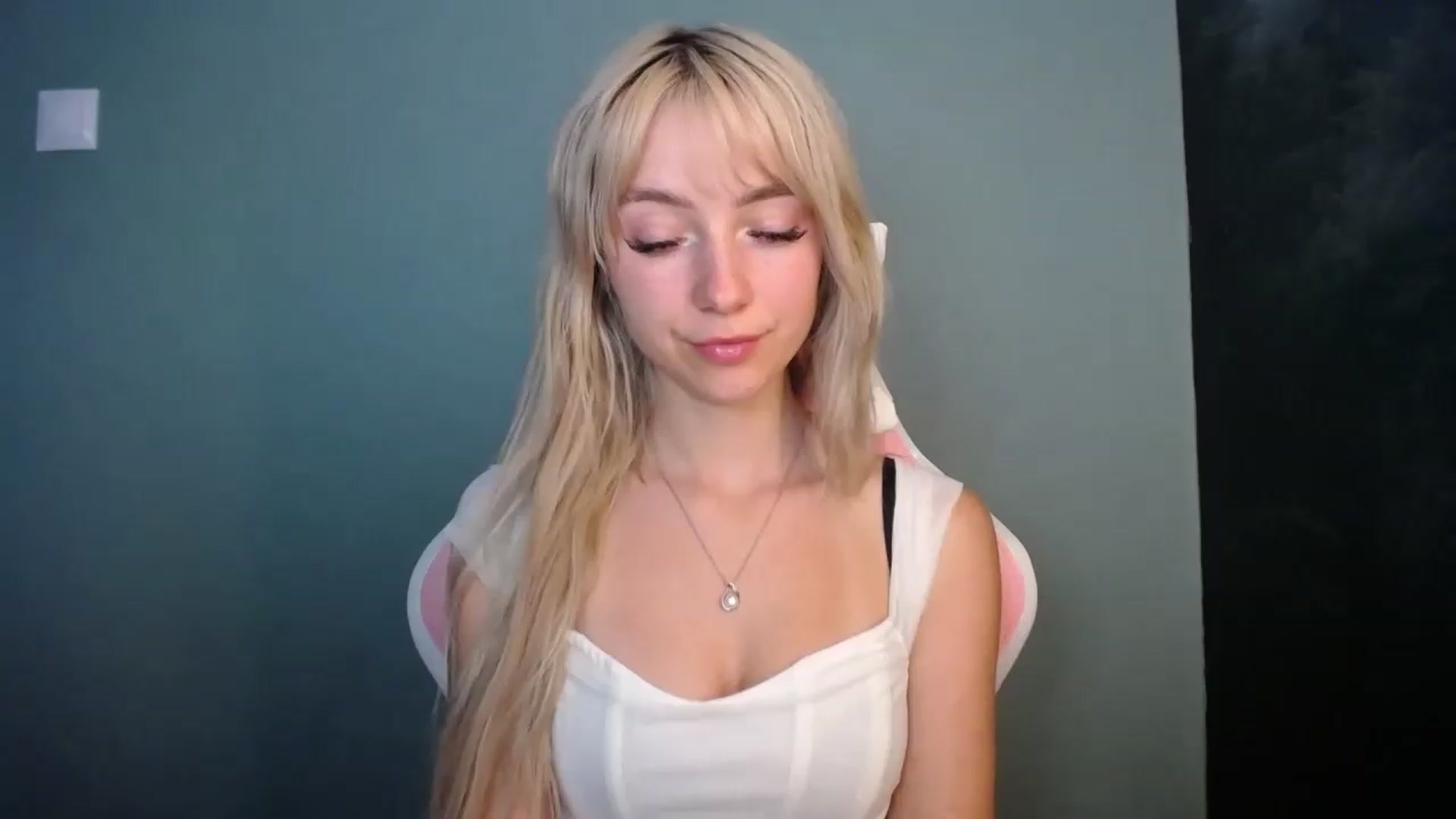 Gallery image thumbnail from LuciaAmazing's myfreecams stream on, 05/31/2026, 10:02 image 2 of 20