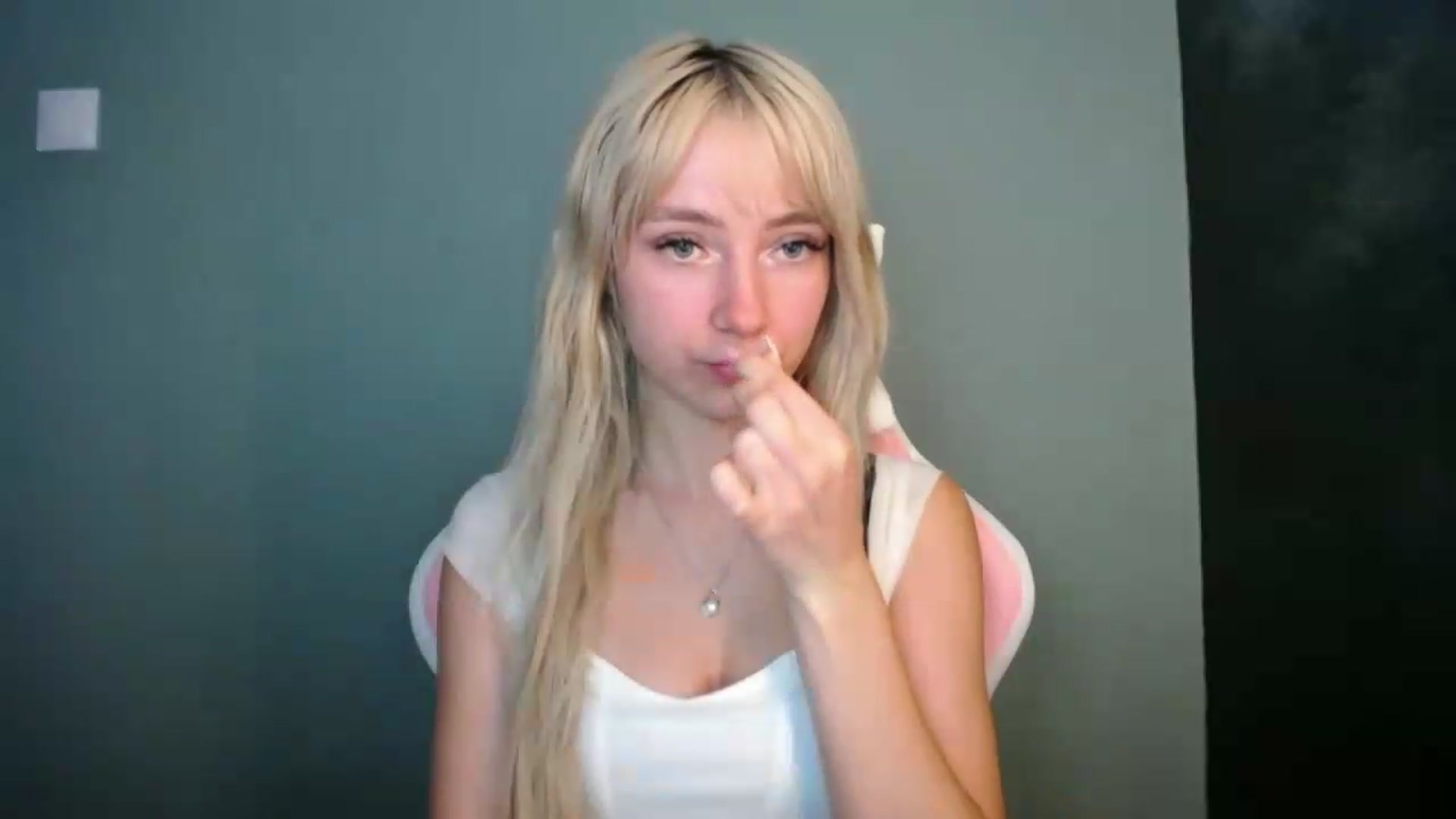 Gallery image thumbnail from LuciaAmazing's myfreecams stream on, 05/31/2026, 10:02 image 10 of 20