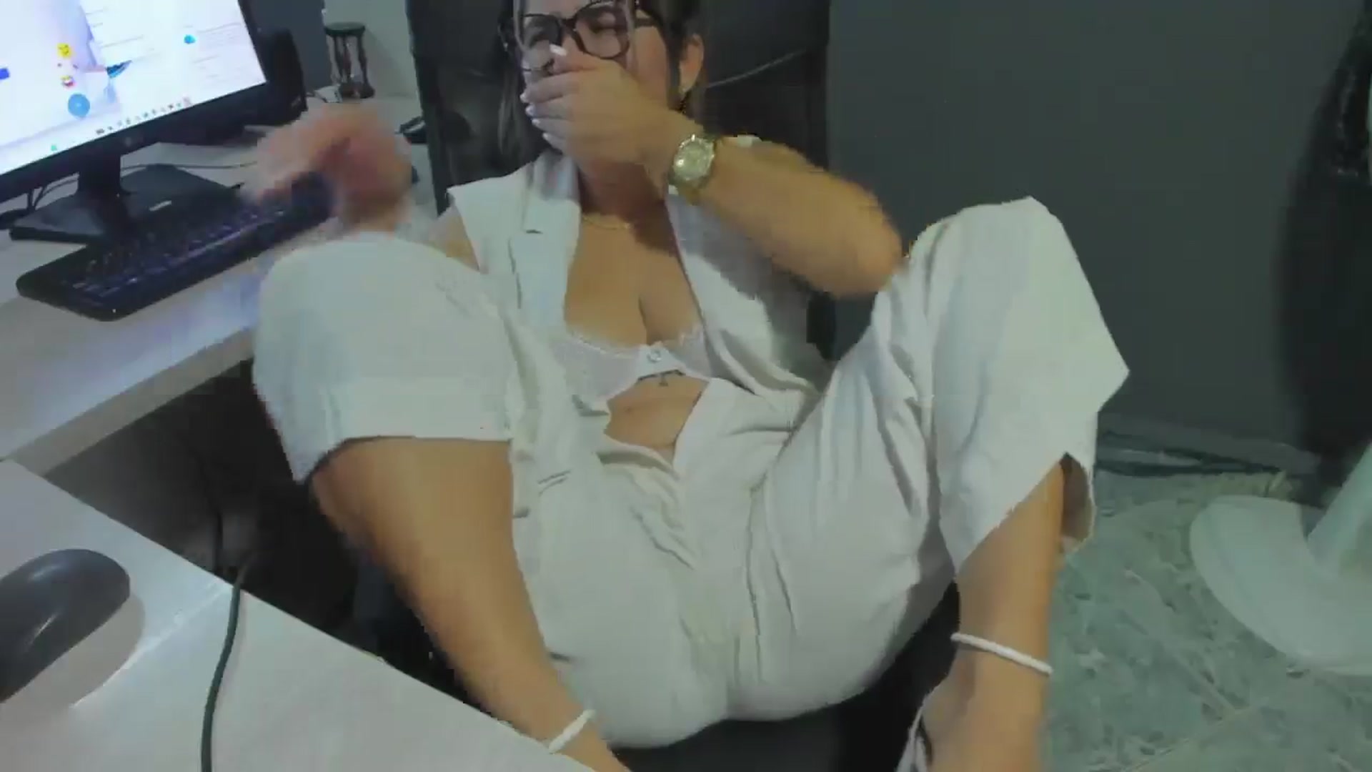 Gallery image thumbnail from Lucia_Collins's myfreecams stream on, 11/16/2025, 23:53 image 17 of 20