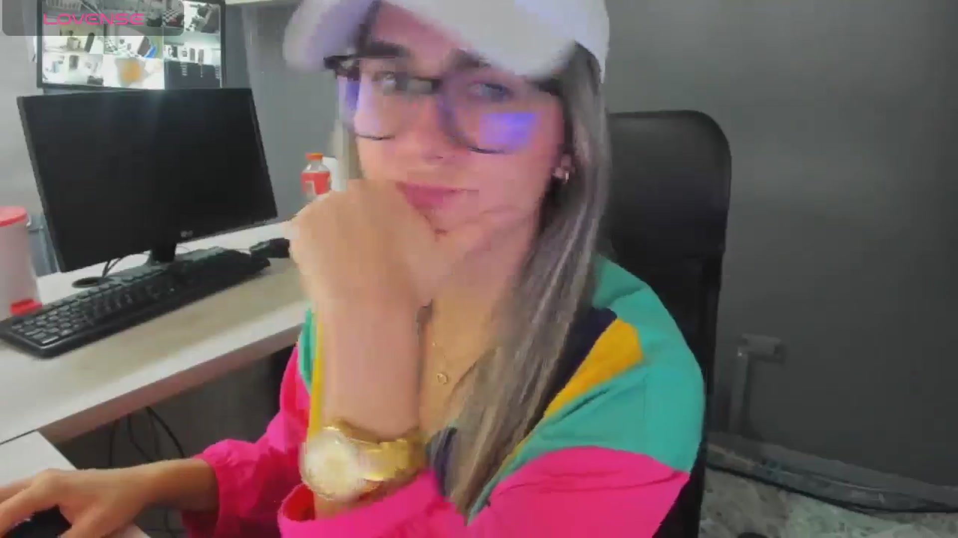 Gallery image thumbnail from Lucia_Collins's myfreecams stream on, 12/28/2025, 15:18 image 14 of 20