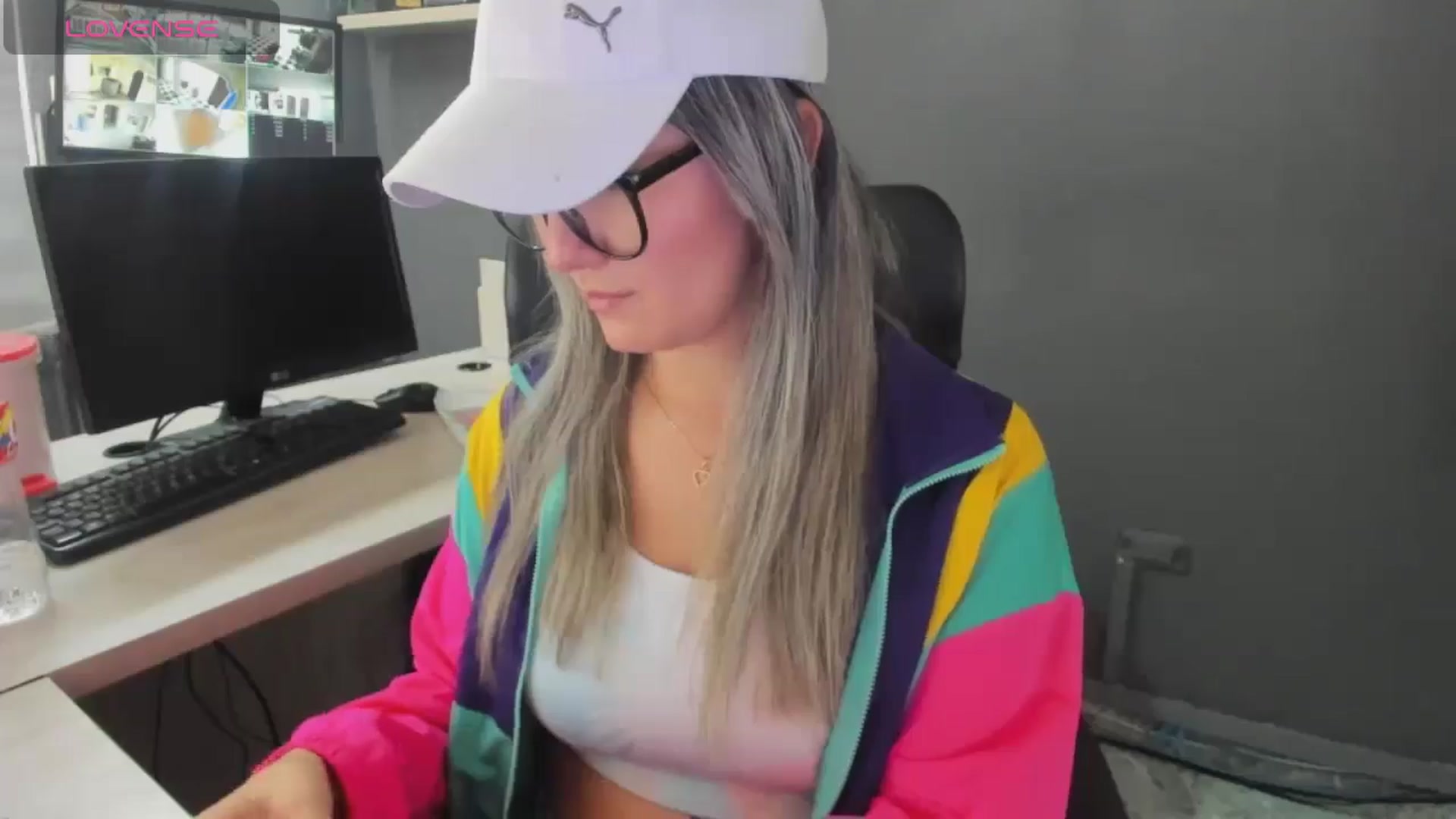Gallery image thumbnail from Lucia_Collins's myfreecams stream on, 12/28/2025, 15:18 image 20 of 20