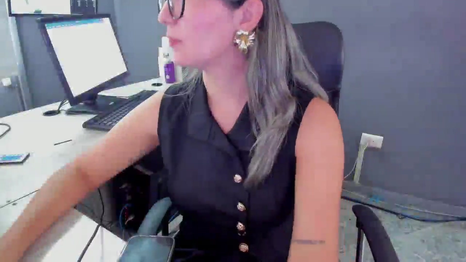 Gallery image thumbnail from Lucia_Collins's myfreecams stream on, 03/08/2026, 17:58 image 2 of 20