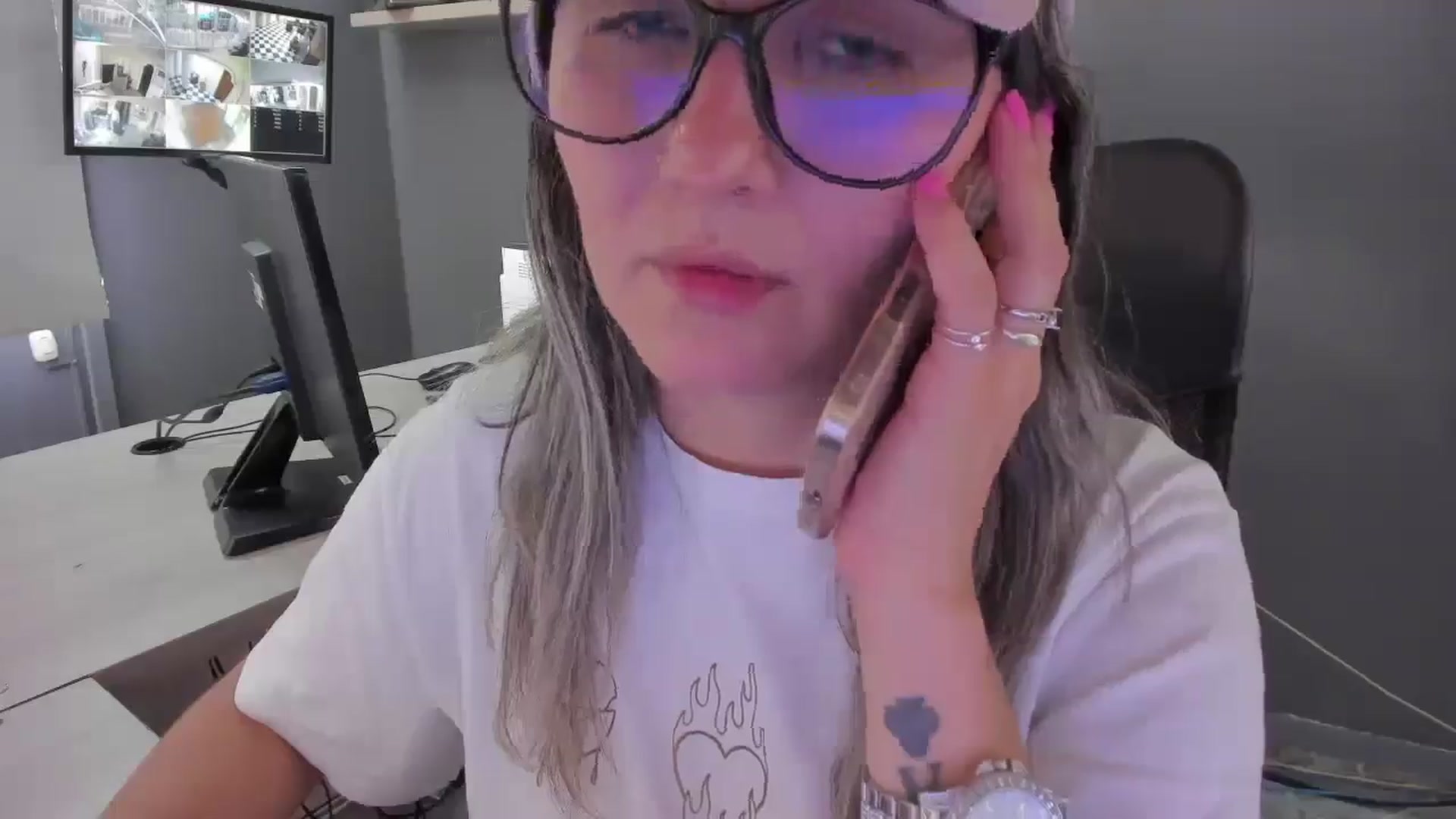 Gallery image thumbnail from Lucia_Collins's myfreecams stream on, 03/15/2026, 14:26 image 12 of 20