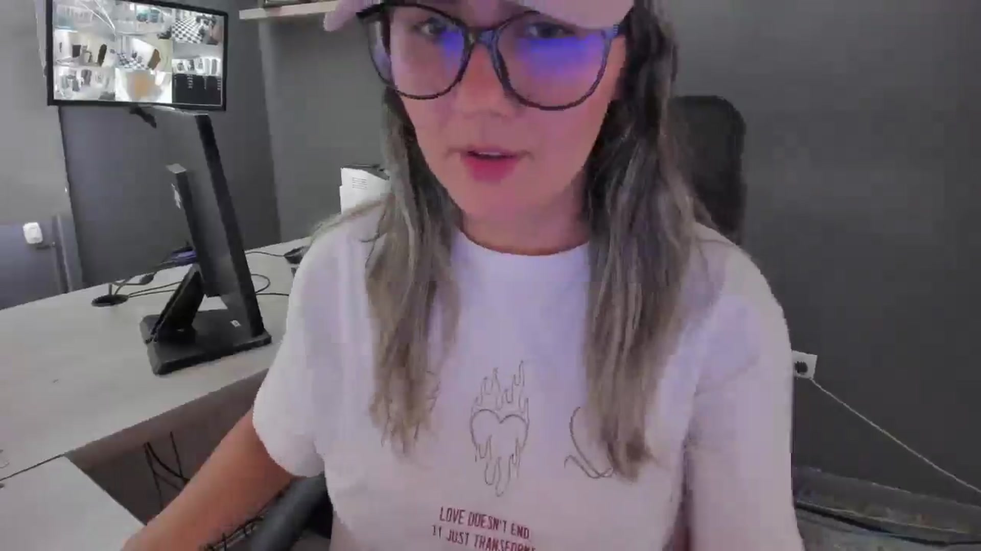 Gallery image thumbnail from Lucia_Collins's myfreecams stream on, 03/15/2026, 14:26 image 7 of 20