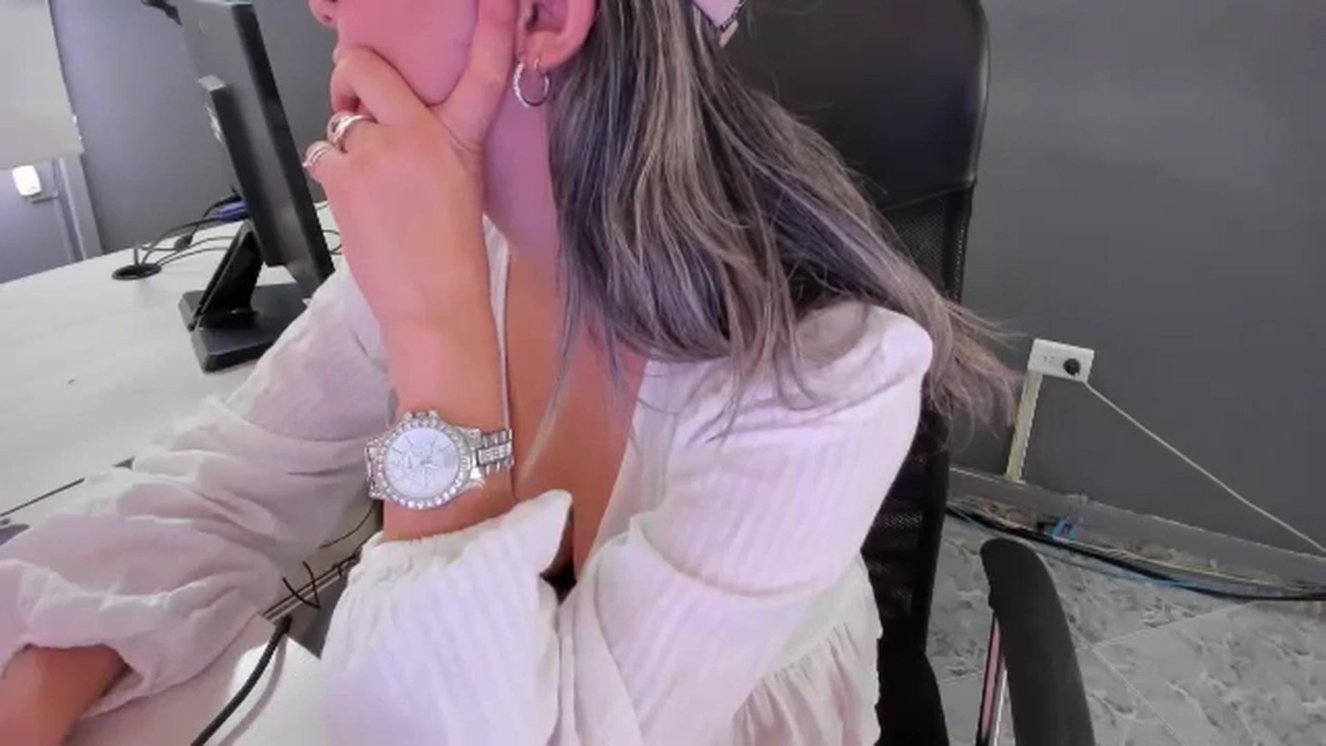 Gallery image thumbnail from Lucia_Collins's myfreecams stream on, 03/15/2026, 18:16 image 7 of 20