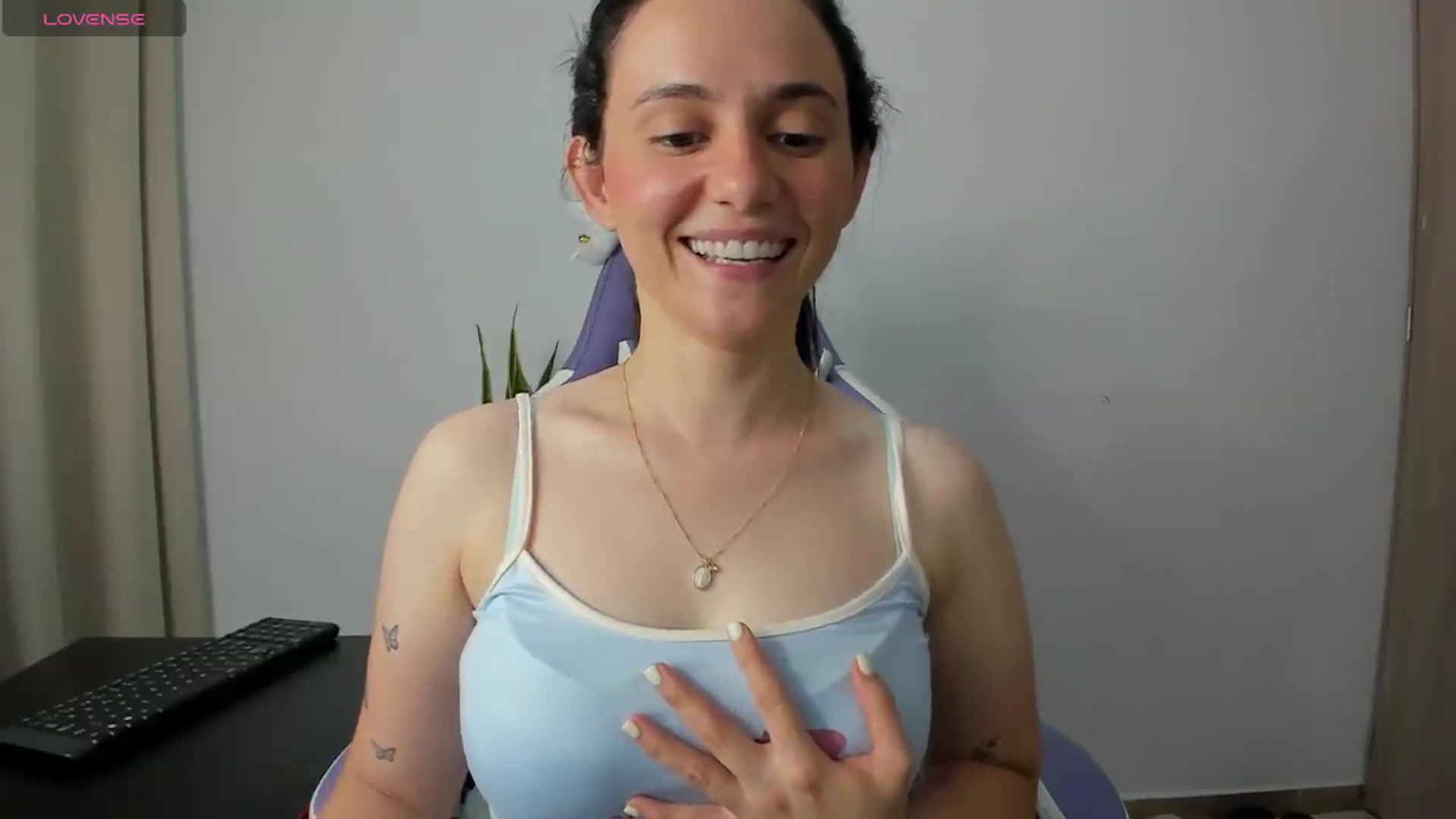 Gallery image thumbnail from Lucia_x's myfreecams stream on, 05/09/2026, 23:41 image 19 of 20
