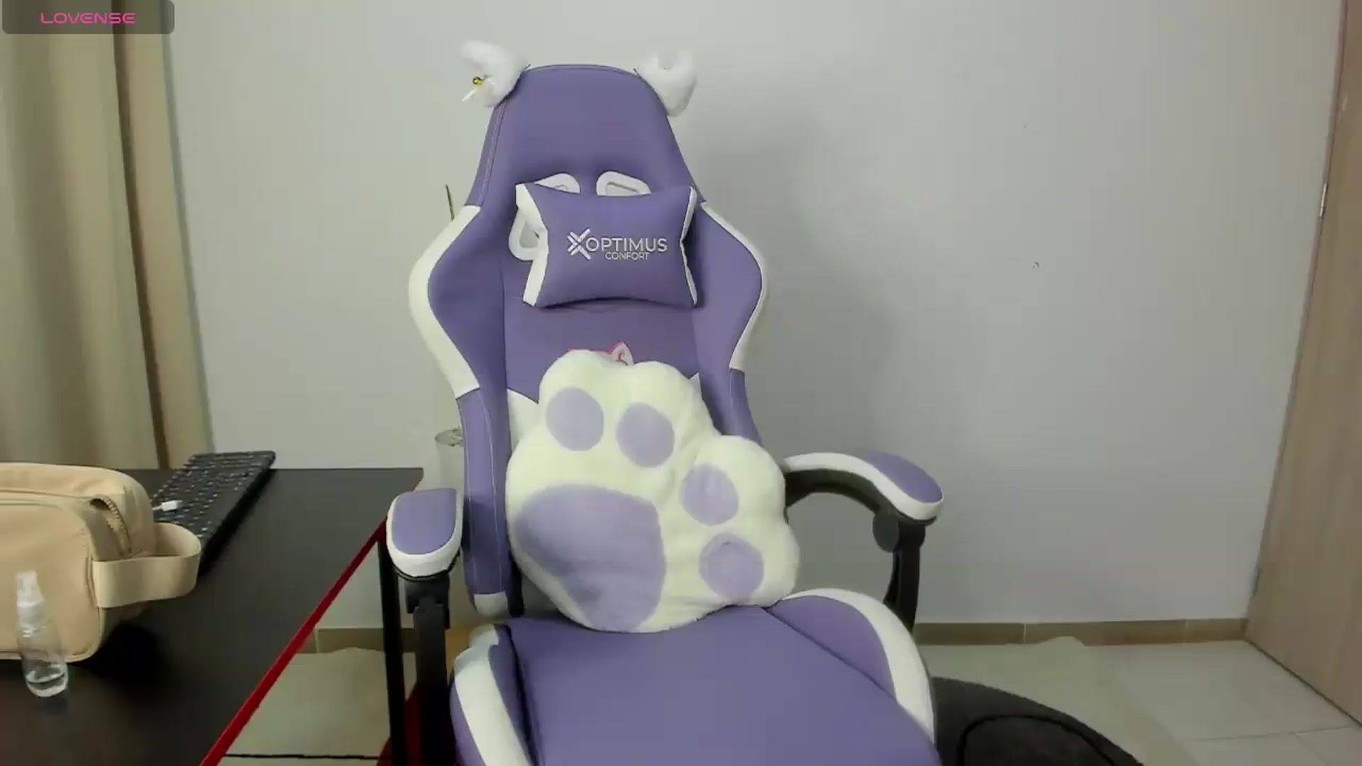 Gallery image thumbnail from Lucia_x's myfreecams stream on, 05/11/2026, 01:28 image 2 of 20