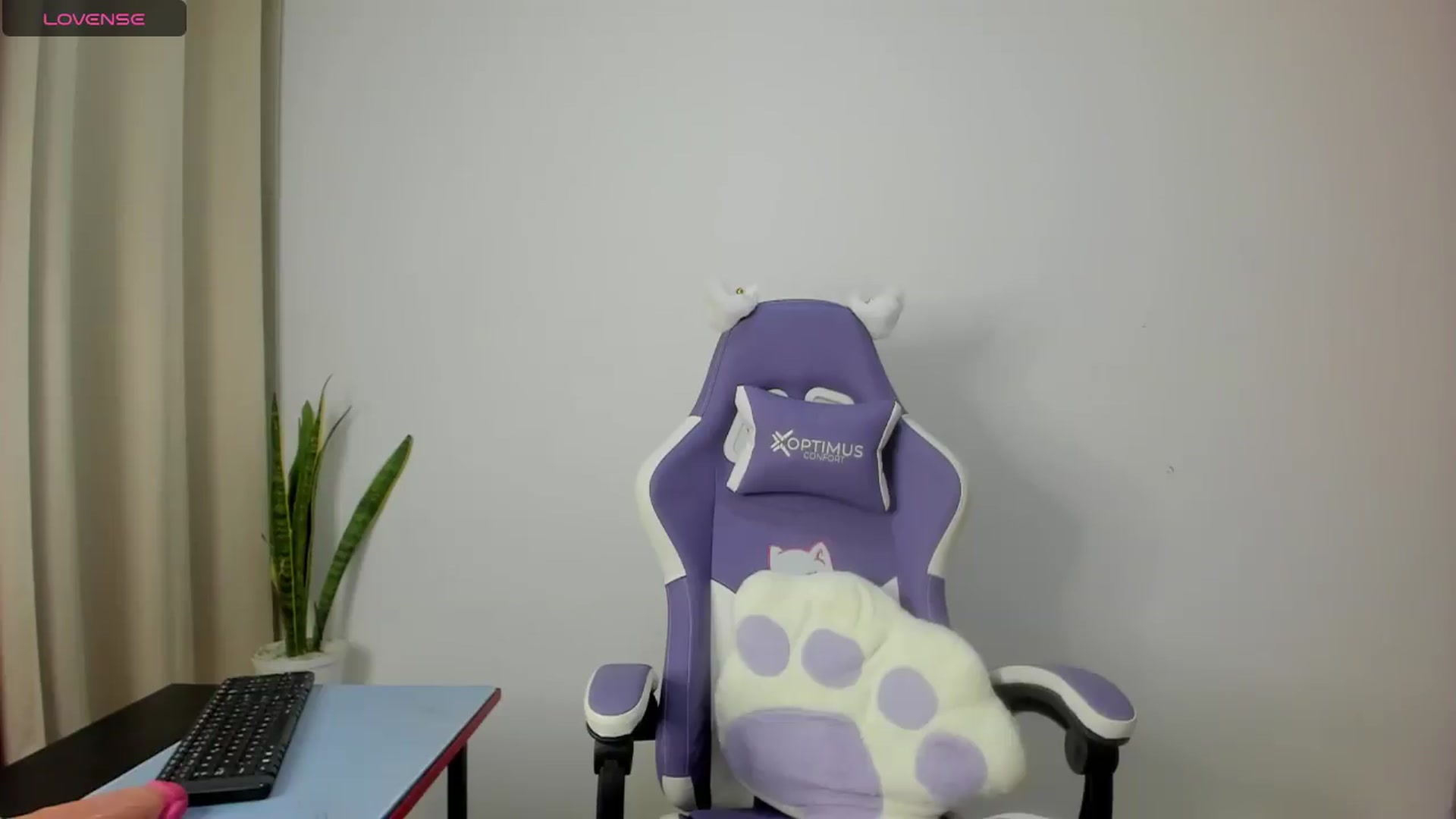 Gallery image thumbnail from Lucia_x's myfreecams stream on, 05/14/2026, 01:59 image 13 of 20