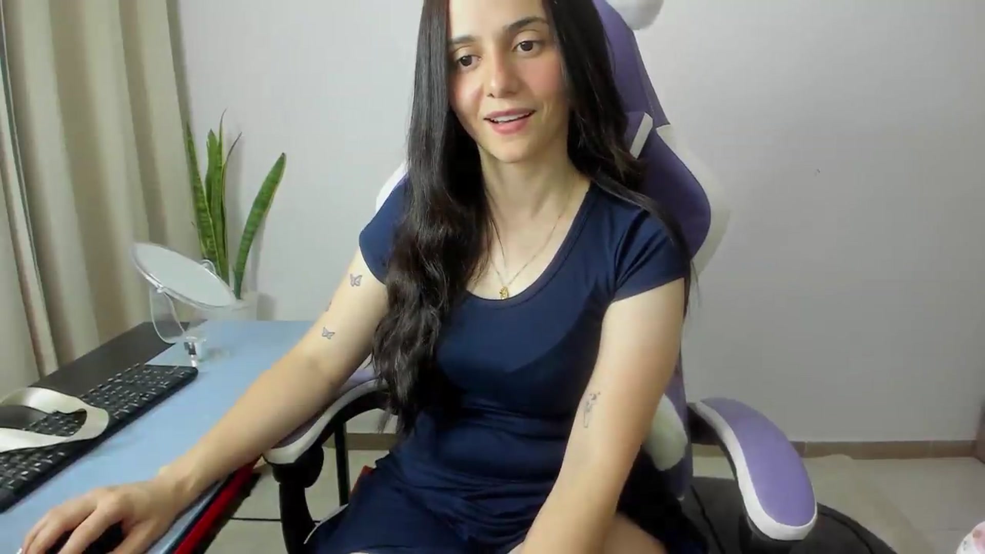 Gallery image thumbnail from Lucia_x's myfreecams stream on, 05/15/2026, 24:02 image 11 of 20
