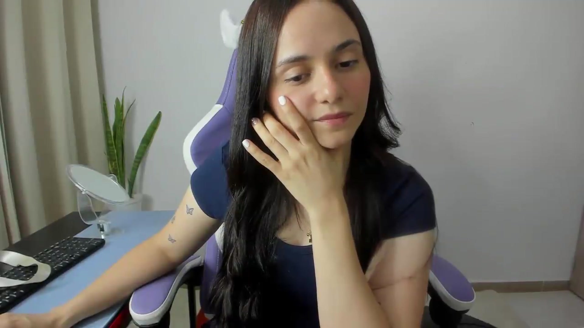 Gallery image thumbnail from Lucia_x's myfreecams stream on, 05/15/2026, 24:02 image 8 of 20