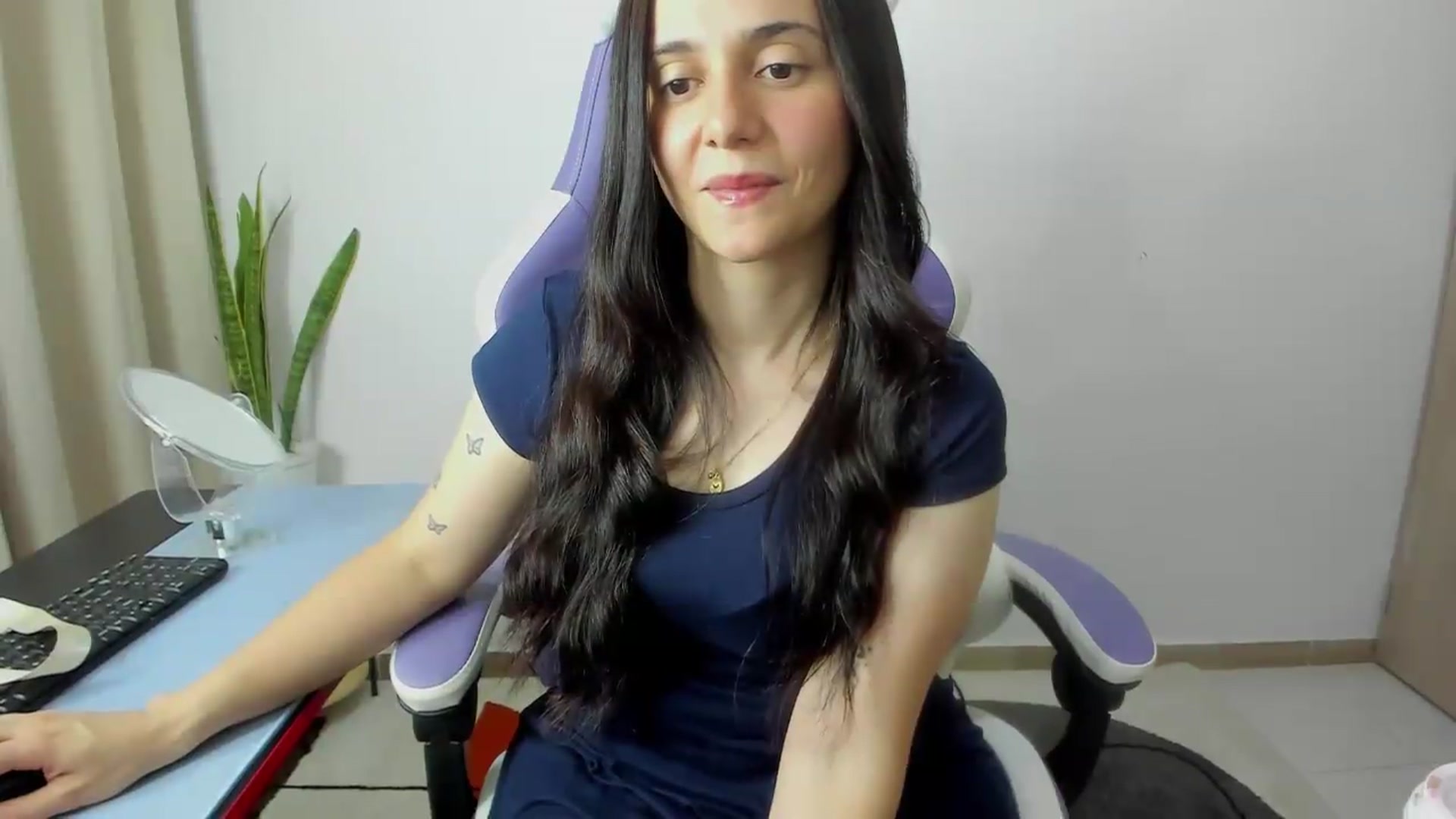 Gallery image thumbnail from Lucia_x's myfreecams stream on, 05/15/2026, 24:02 image 15 of 20