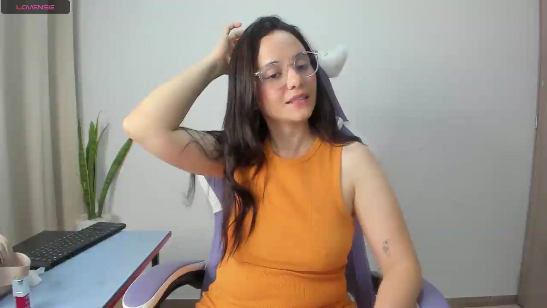 Gallery image thumbnail from Lucia_x's myfreecams stream on, 05/15/2026, 23:15 image 16 of 20