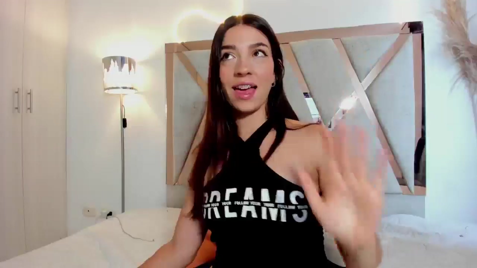 Gallery image thumbnail from Luciana_grant's myfreecams stream on, 03/13/2025, 17:33 image 7 of 20