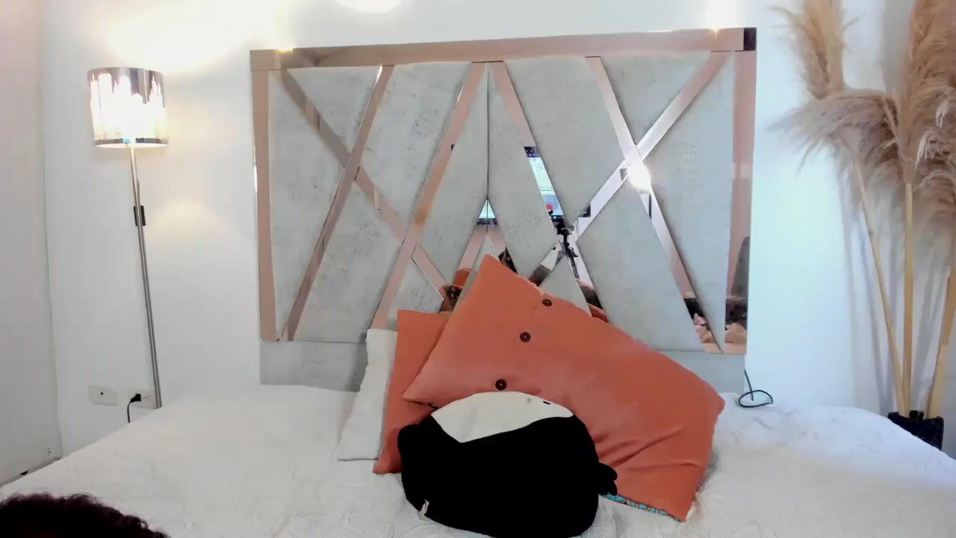 Gallery image thumbnail from Luciana_grant's myfreecams stream on, 03/21/2025, 16:44 image 19 of 20