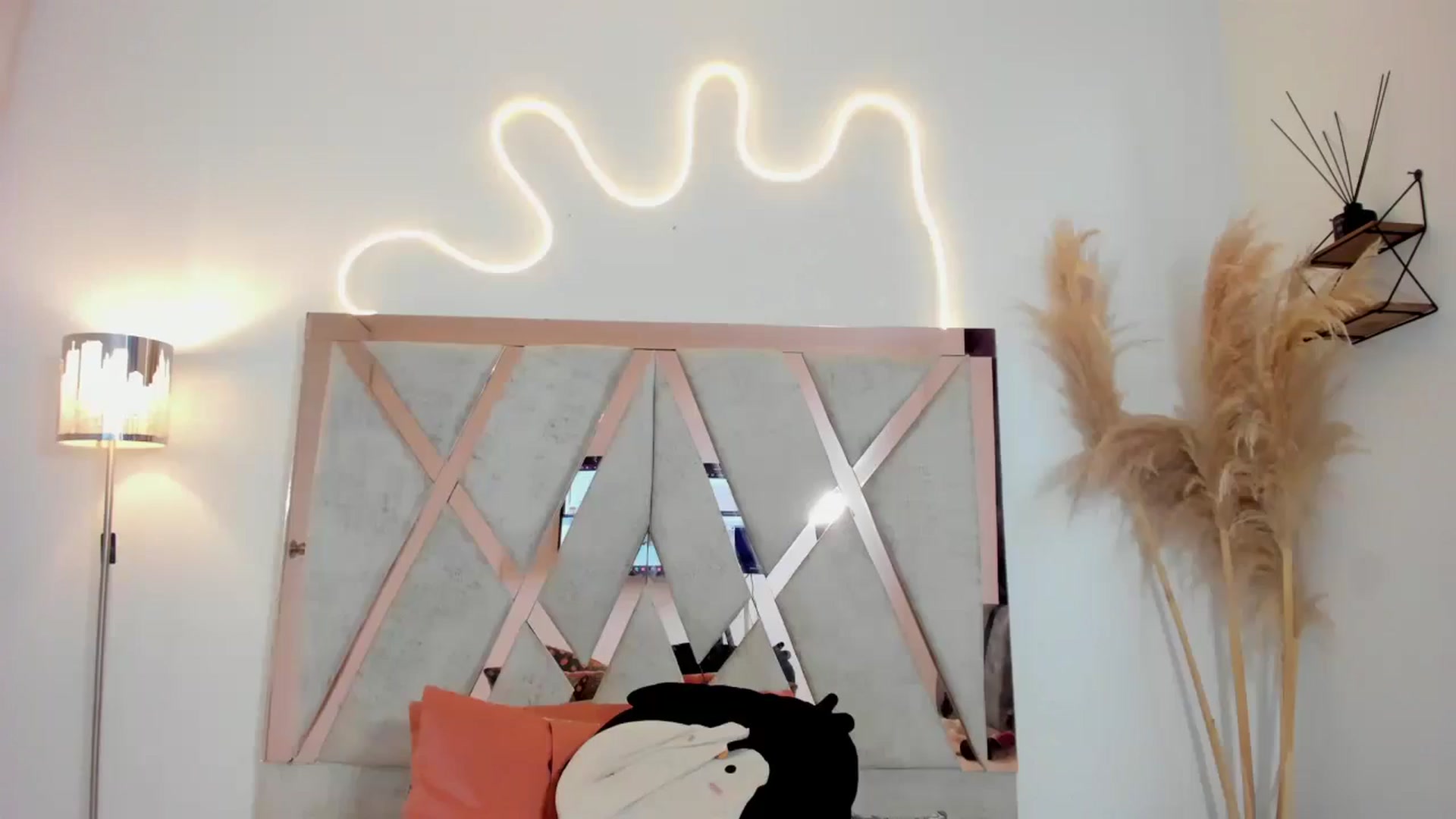 Gallery image thumbnail from Luciana_grant's myfreecams stream on, 04/09/2025, 18:44 image 19 of 20