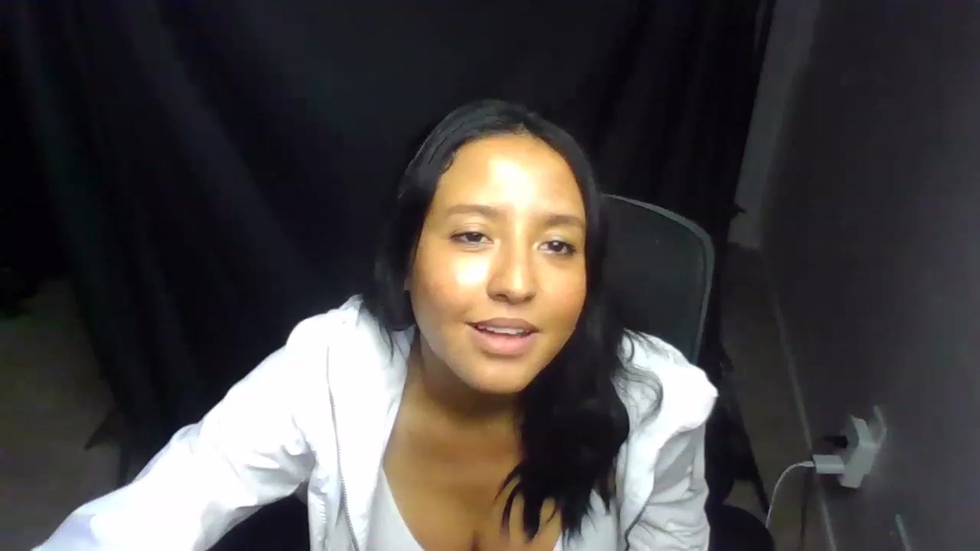 Gallery image thumbnail from LuciannaLayne's myfreecams stream on, 02/24/2023, 08:43 image 14 of 20