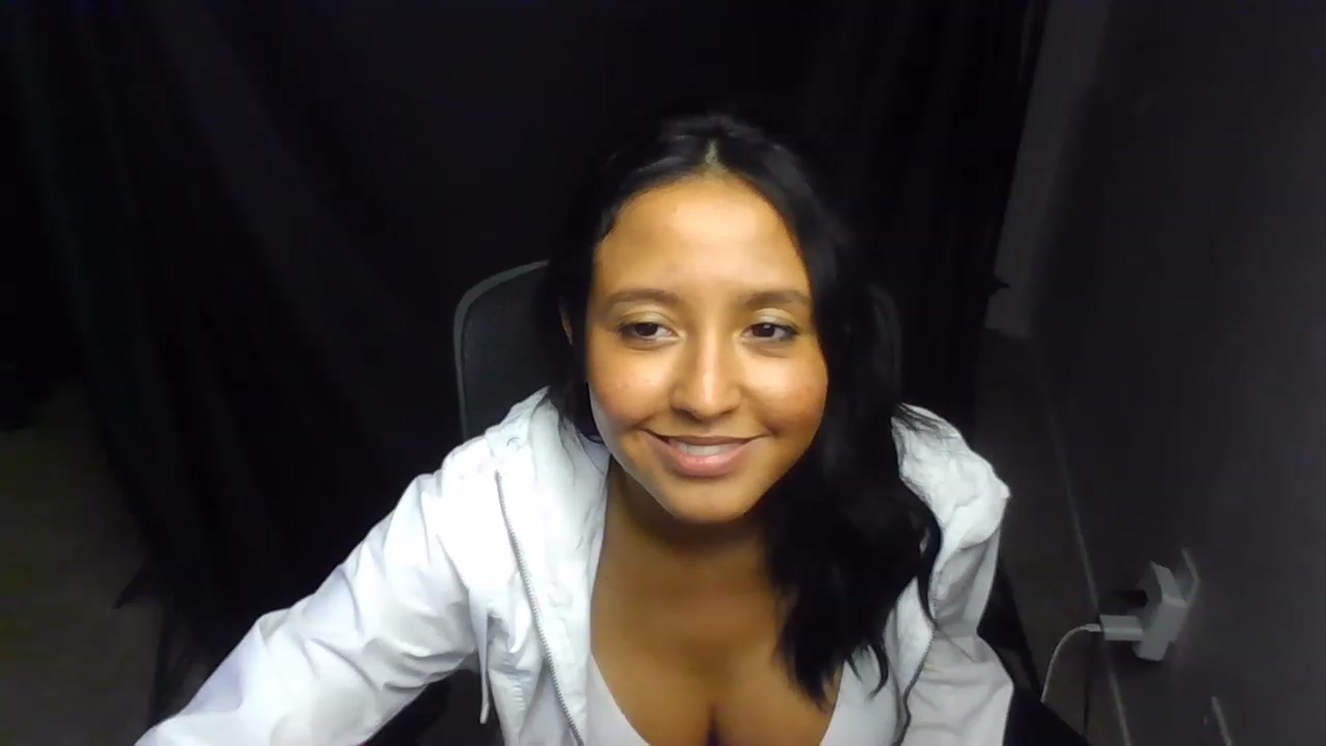 Gallery image thumbnail from LuciannaLayne's myfreecams stream on, 02/24/2023, 08:43 image 4 of 20