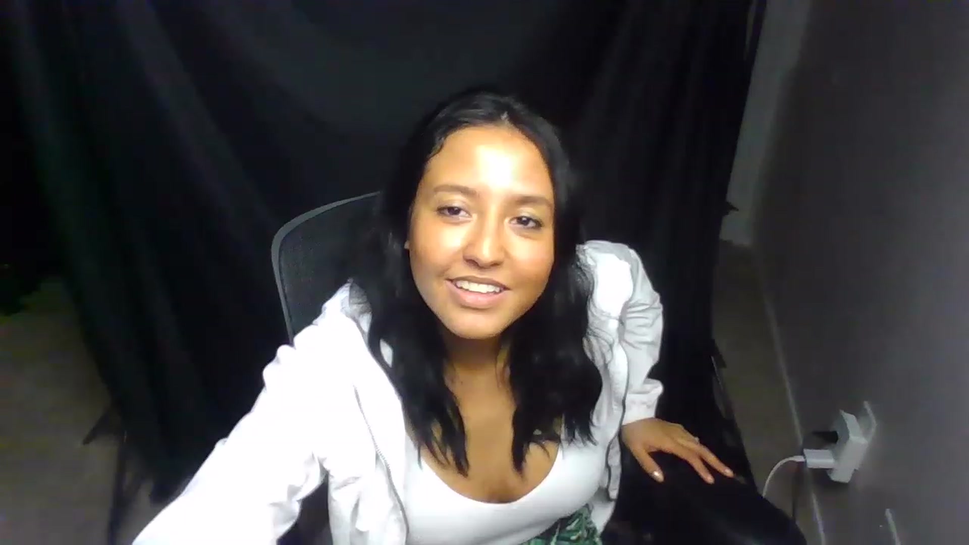 Gallery image thumbnail from LuciannaLayne's myfreecams stream on, 02/24/2023, 08:43 image 13 of 20