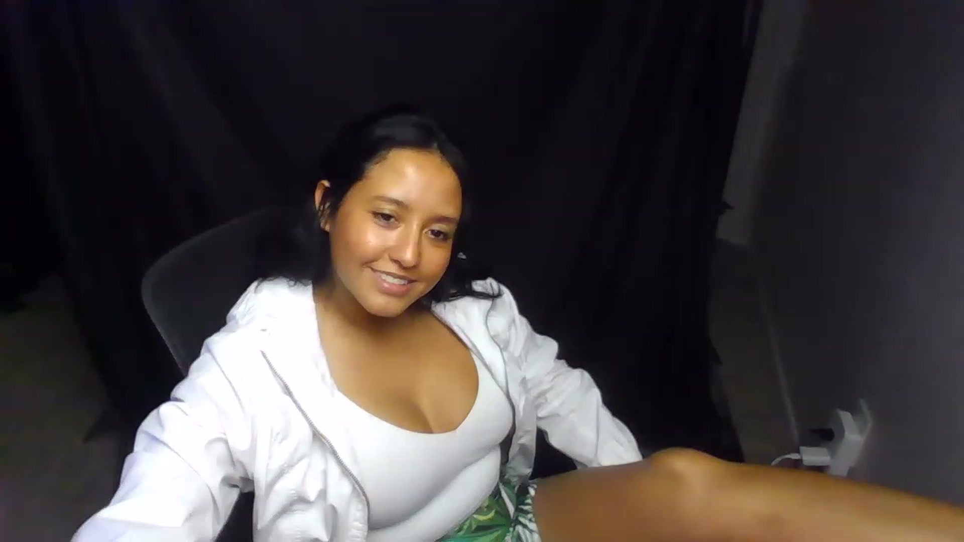 Gallery image thumbnail from LuciannaLayne's myfreecams stream on, 02/24/2023, 08:43 image 8 of 20