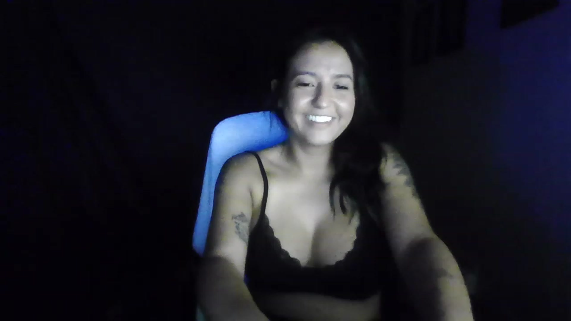 Gallery image thumbnail from LuciannaLayne's myfreecams stream on, 02/27/2023, 10:44 image 9 of 20