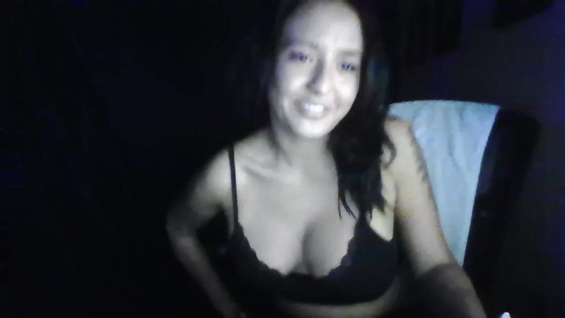 Gallery image thumbnail from LuciannaLayne's myfreecams stream on, 02/27/2023, 10:44 image 14 of 20