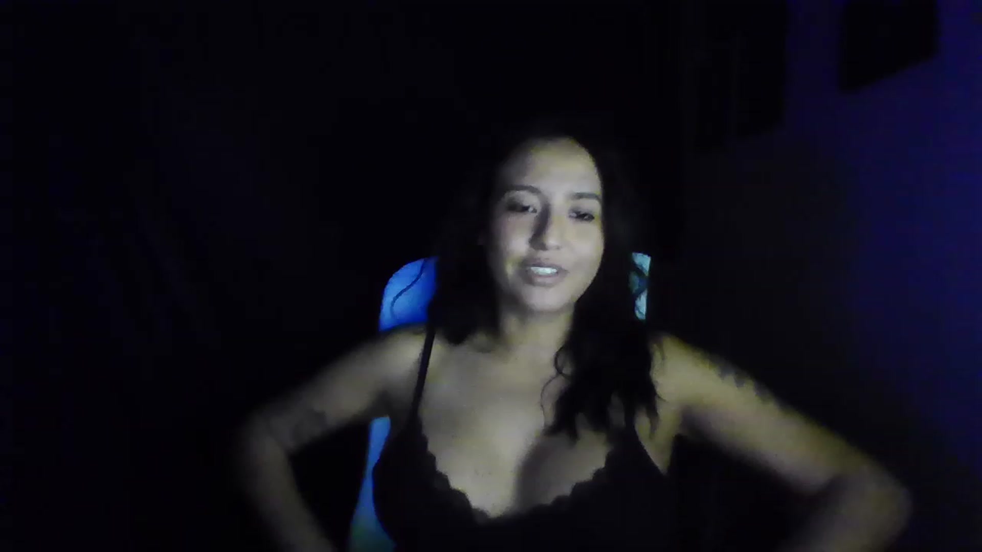 Gallery image thumbnail from LuciannaLayne's myfreecams stream on, 02/27/2023, 10:44 image 17 of 20
