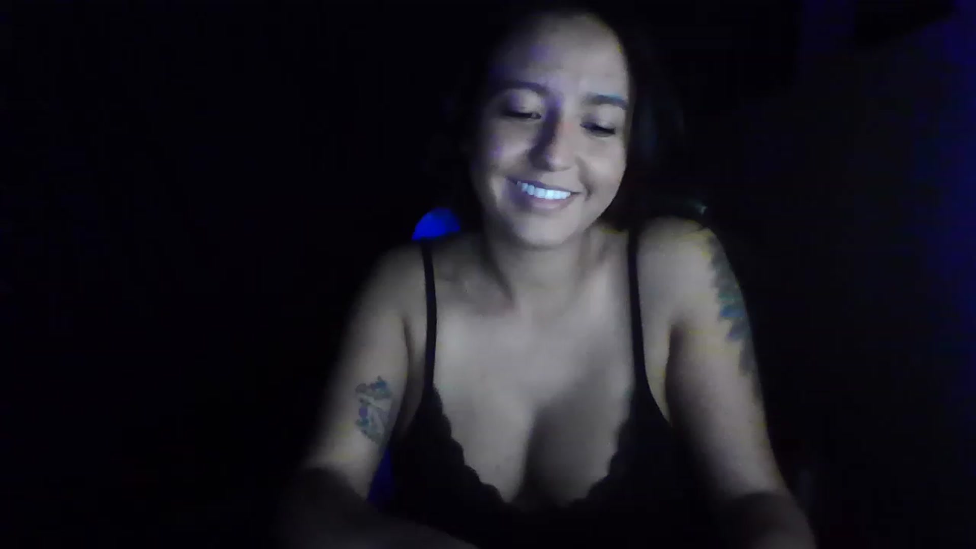 Gallery image thumbnail from LuciannaLayne's myfreecams stream on, 02/27/2023, 10:44 image 12 of 20