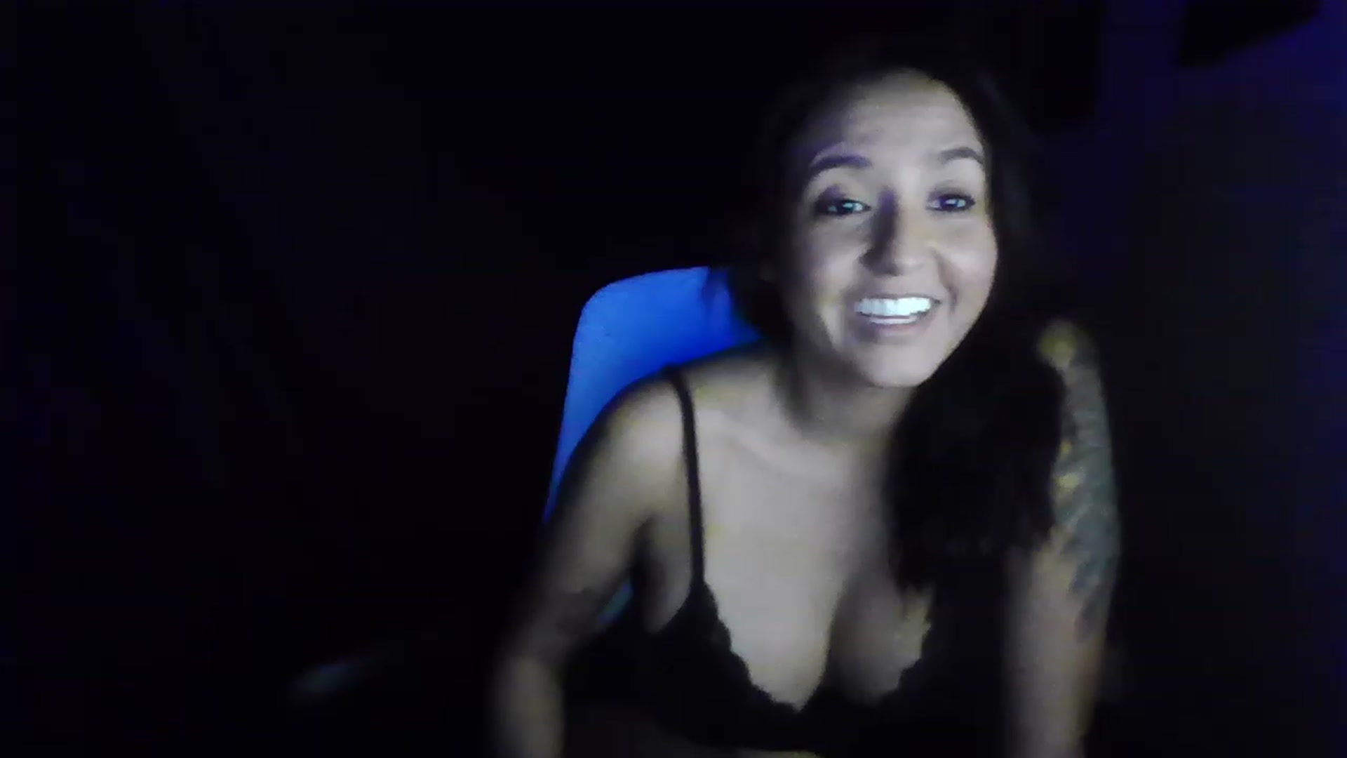 Gallery image thumbnail from LuciannaLayne's myfreecams stream on, 02/27/2023, 10:44 image 10 of 20