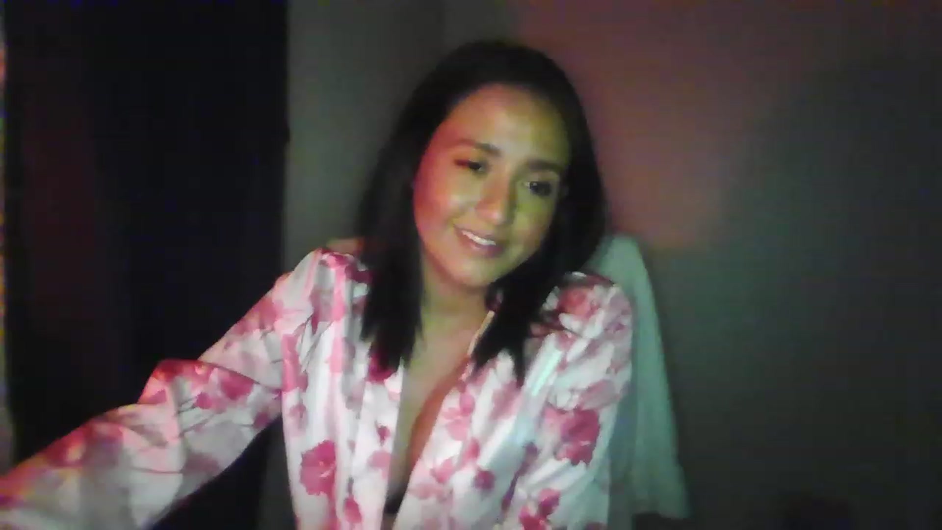 Gallery image thumbnail from LuciannaLayne's myfreecams stream on, 04/14/2023, 06:08 image 3 of 20