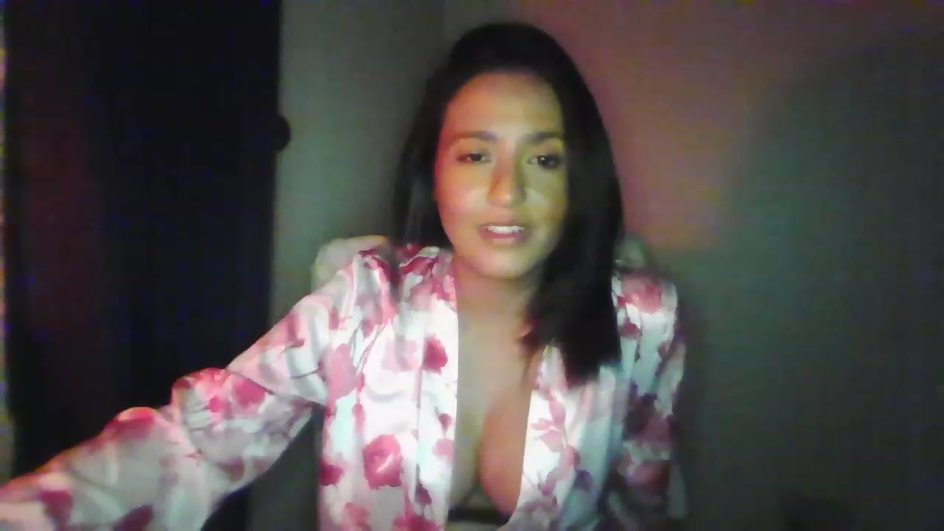 Gallery image thumbnail from LuciannaLayne's myfreecams stream on, 04/14/2023, 06:08 image 9 of 20