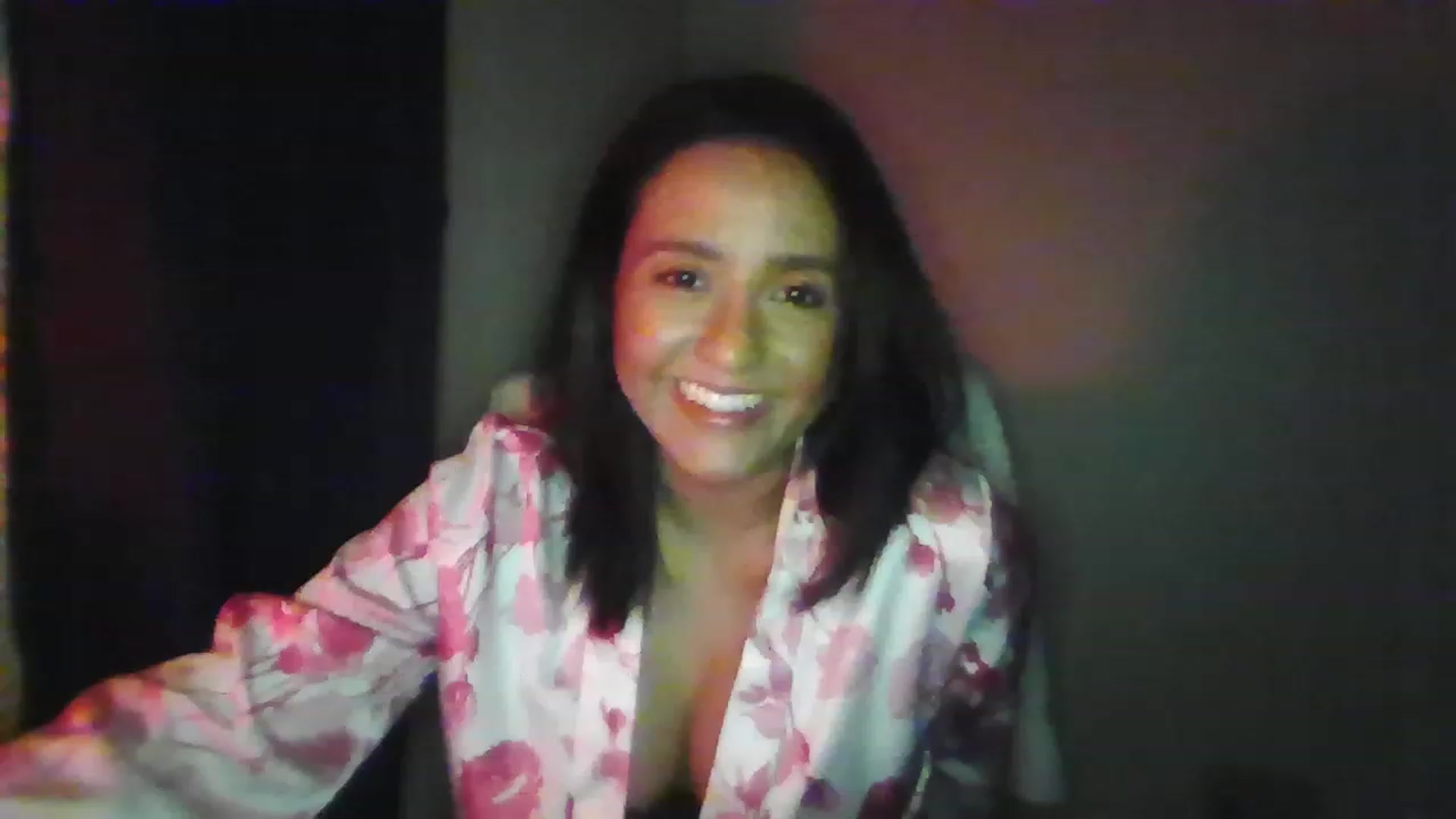Gallery image thumbnail from LuciannaLayne's myfreecams stream on, 04/14/2023, 06:08 image 1 of 20