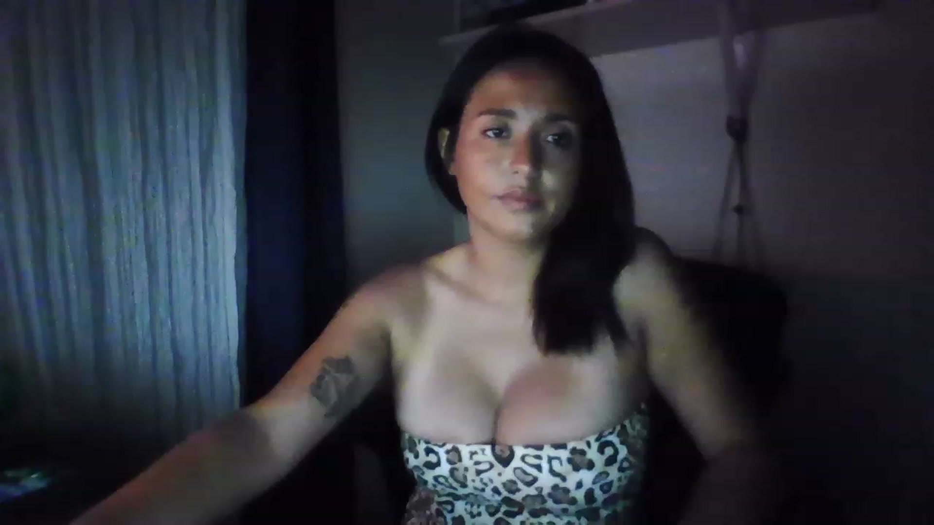 Gallery image thumbnail from LuciannaLayne's myfreecams stream on, 05/29/2023, 08:56 image 12 of 20