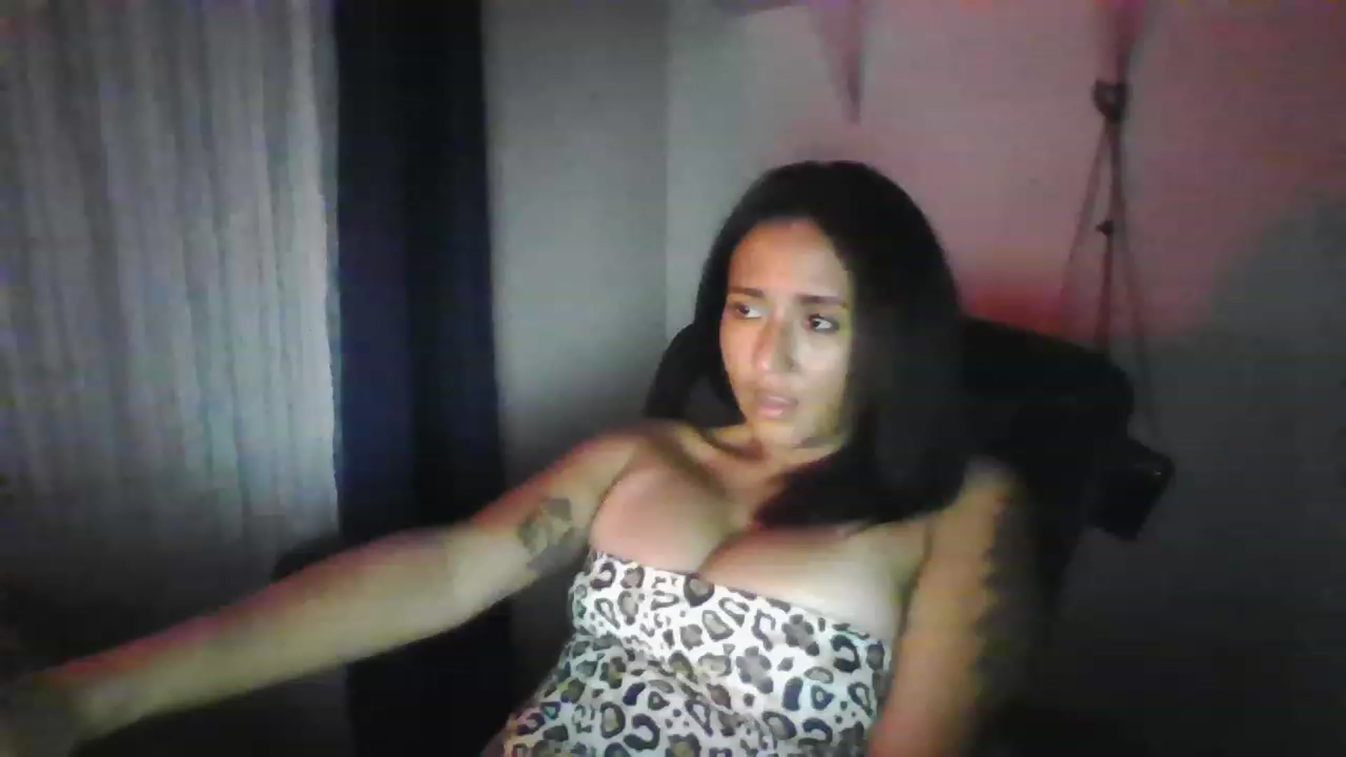 Gallery image thumbnail from LuciannaLayne's myfreecams stream on, 05/29/2023, 10:40 image 19 of 20